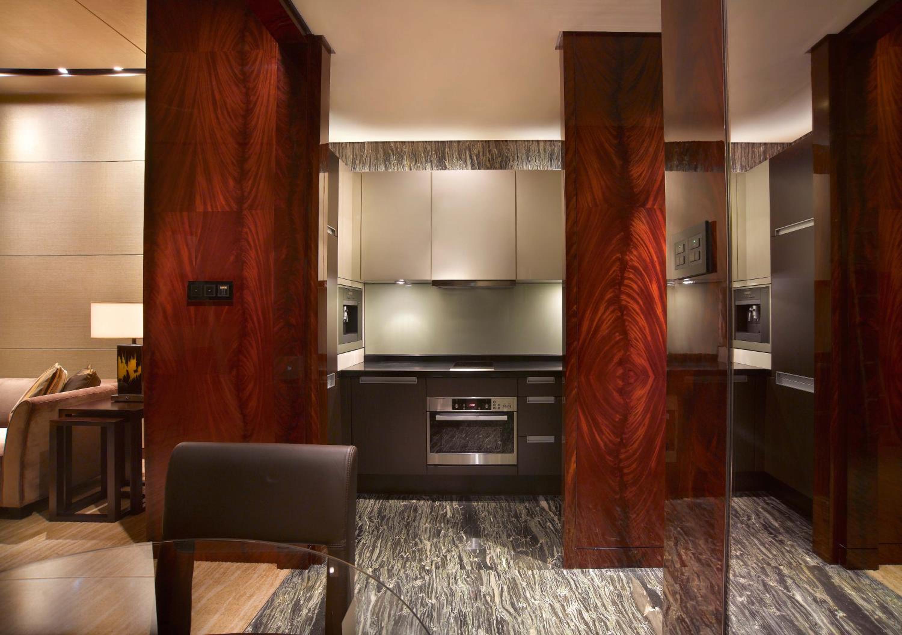 One-Bedroom Apartment with King Bed and Club Access - Photo 5