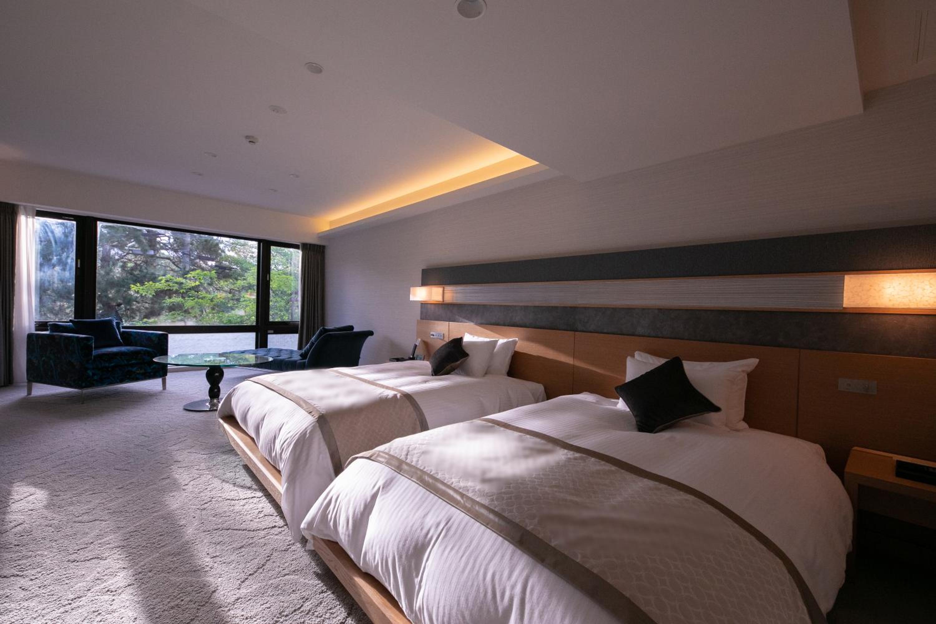 Twin Room B