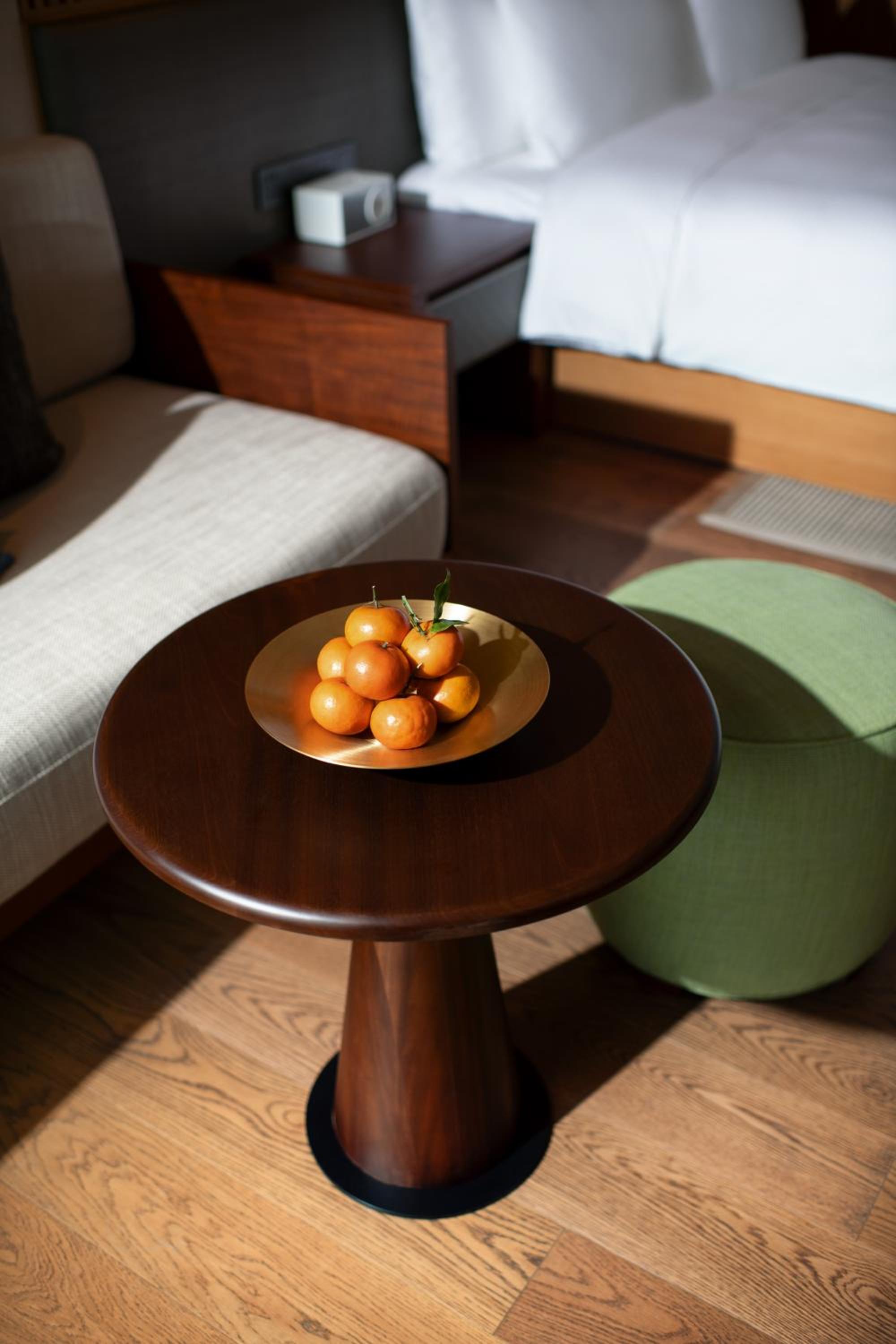 Premier Courtyard King Room