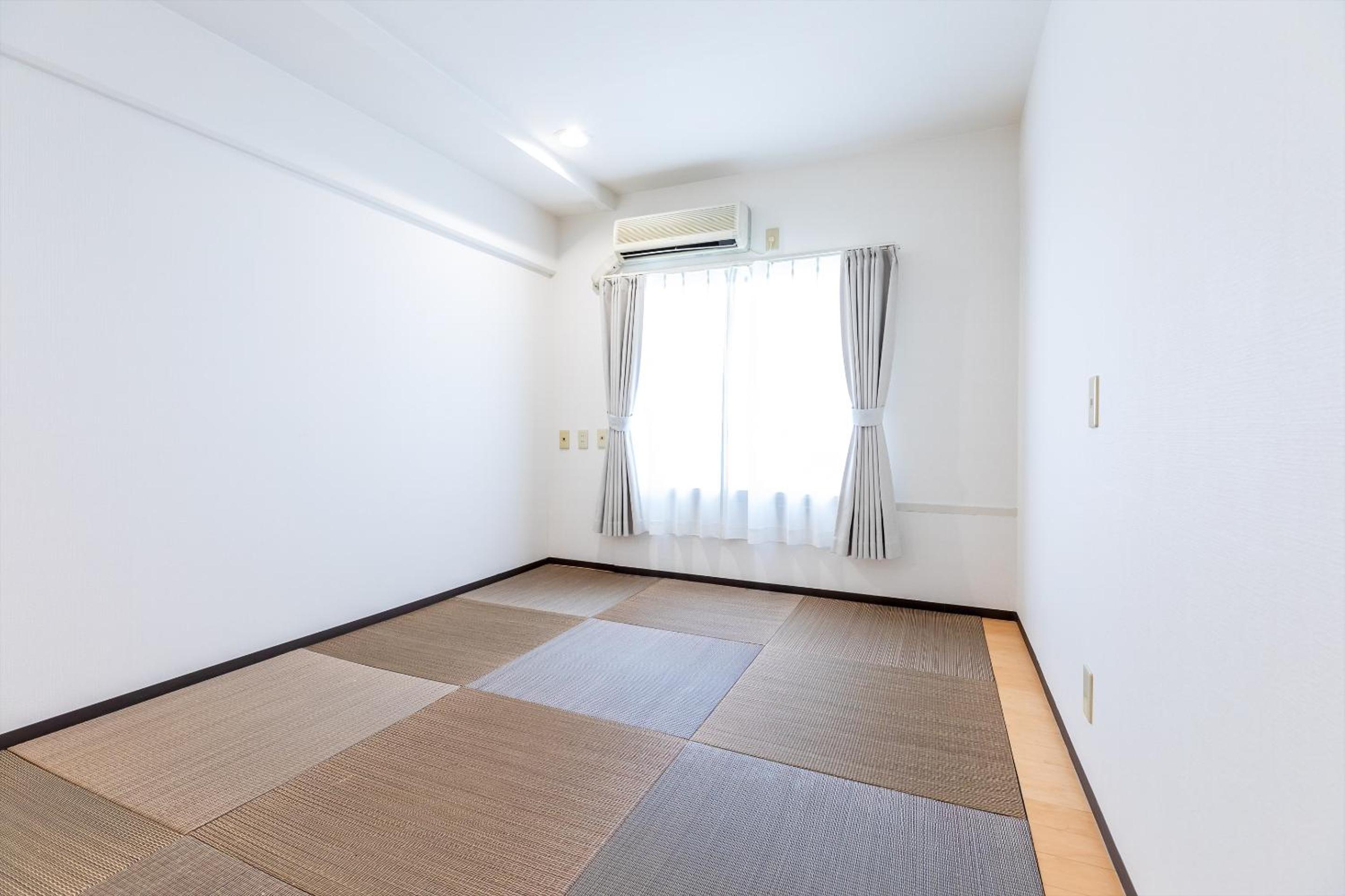Japanese Room up to 3 guests - Smoking