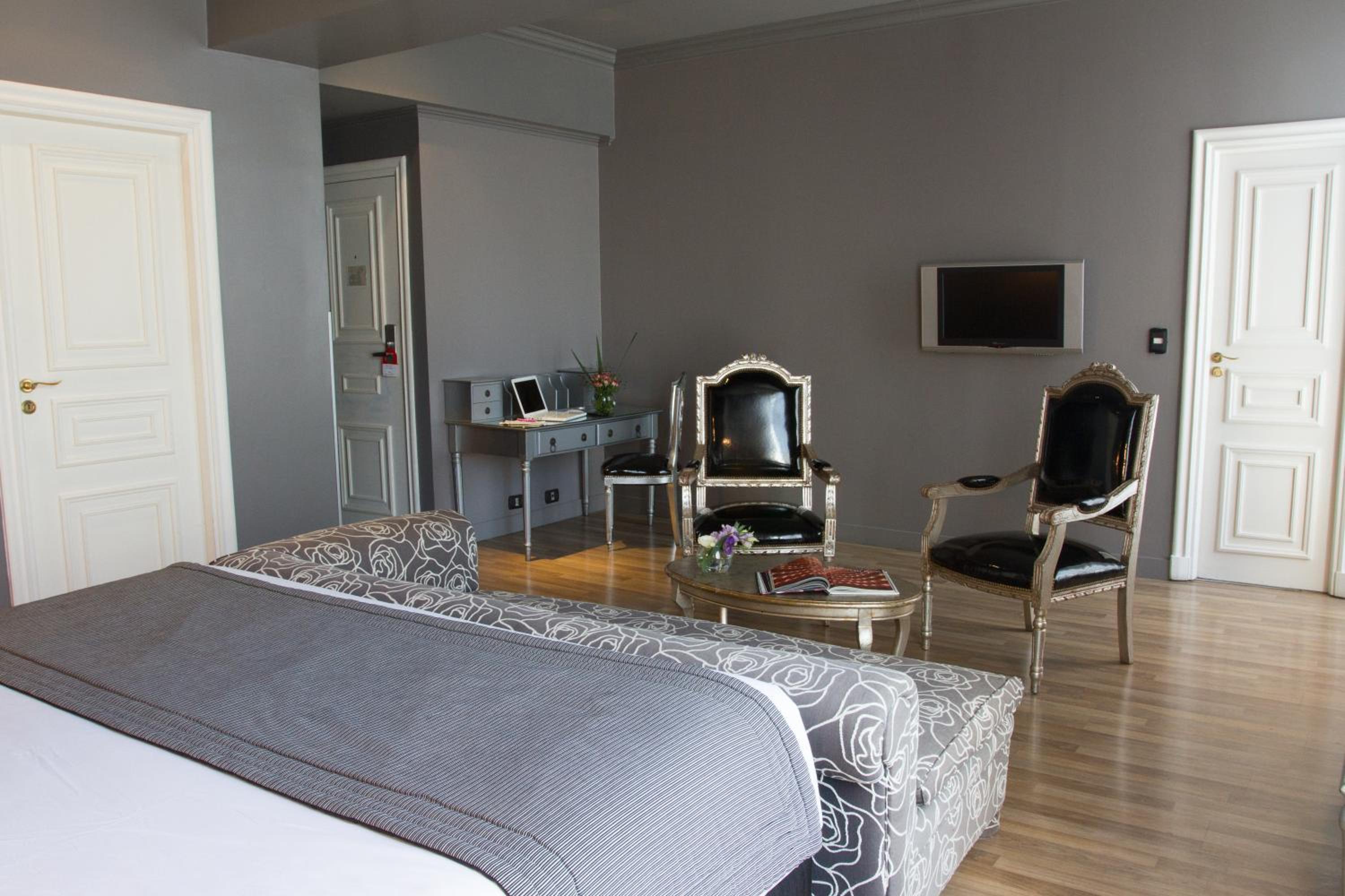 Deluxe Double or Twin Room photo 2
