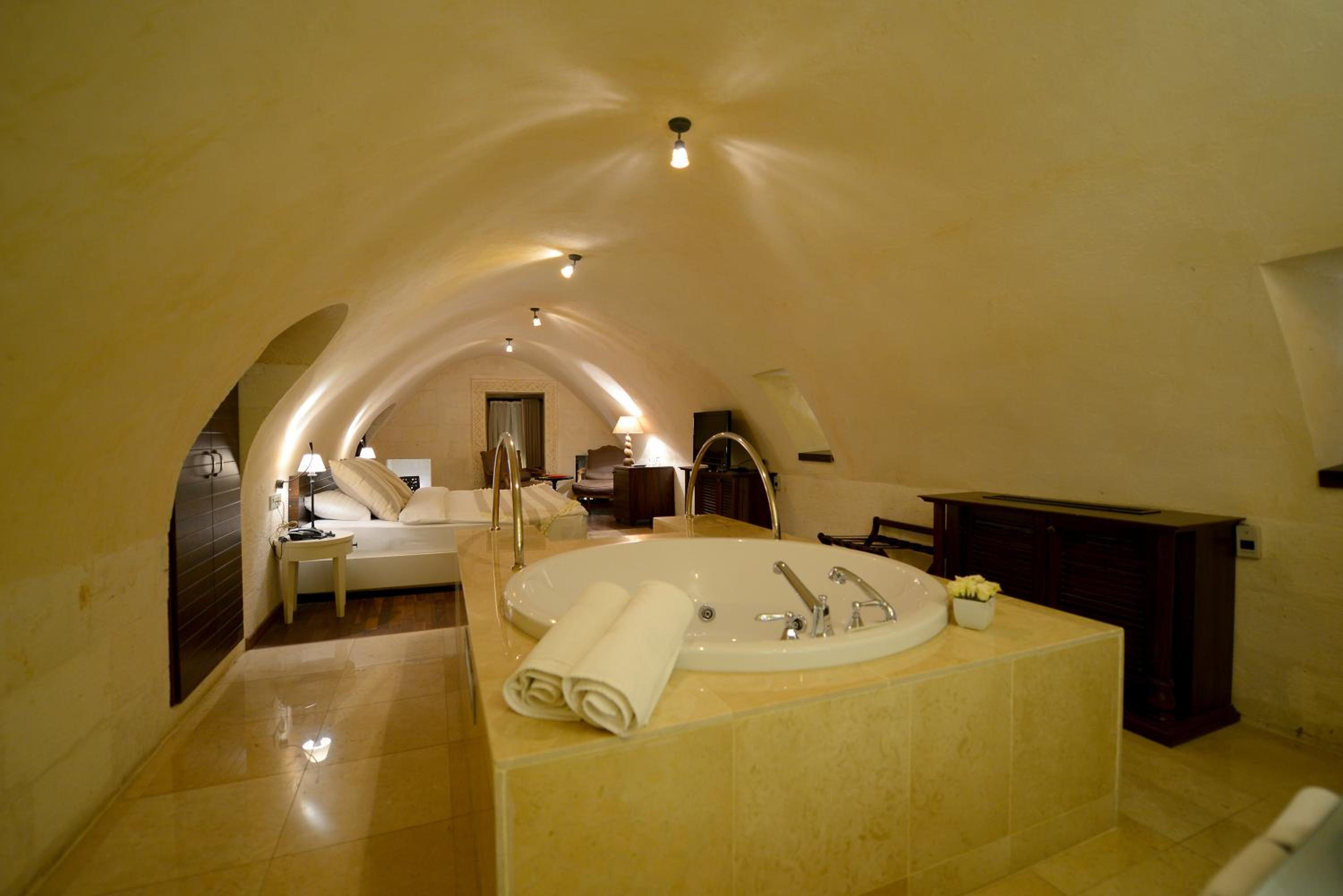 Honeymoon Suite photo 1