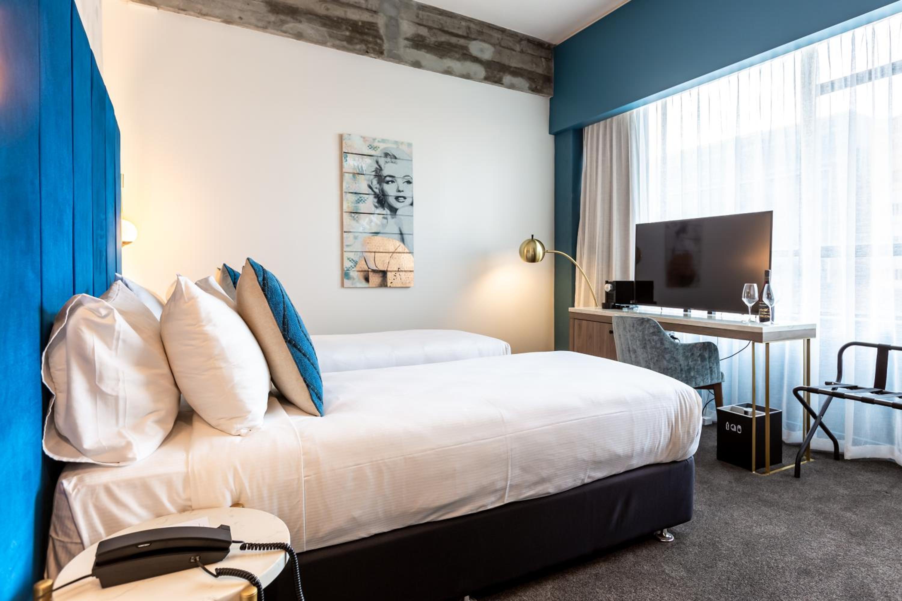 Twin Room - Photo 2