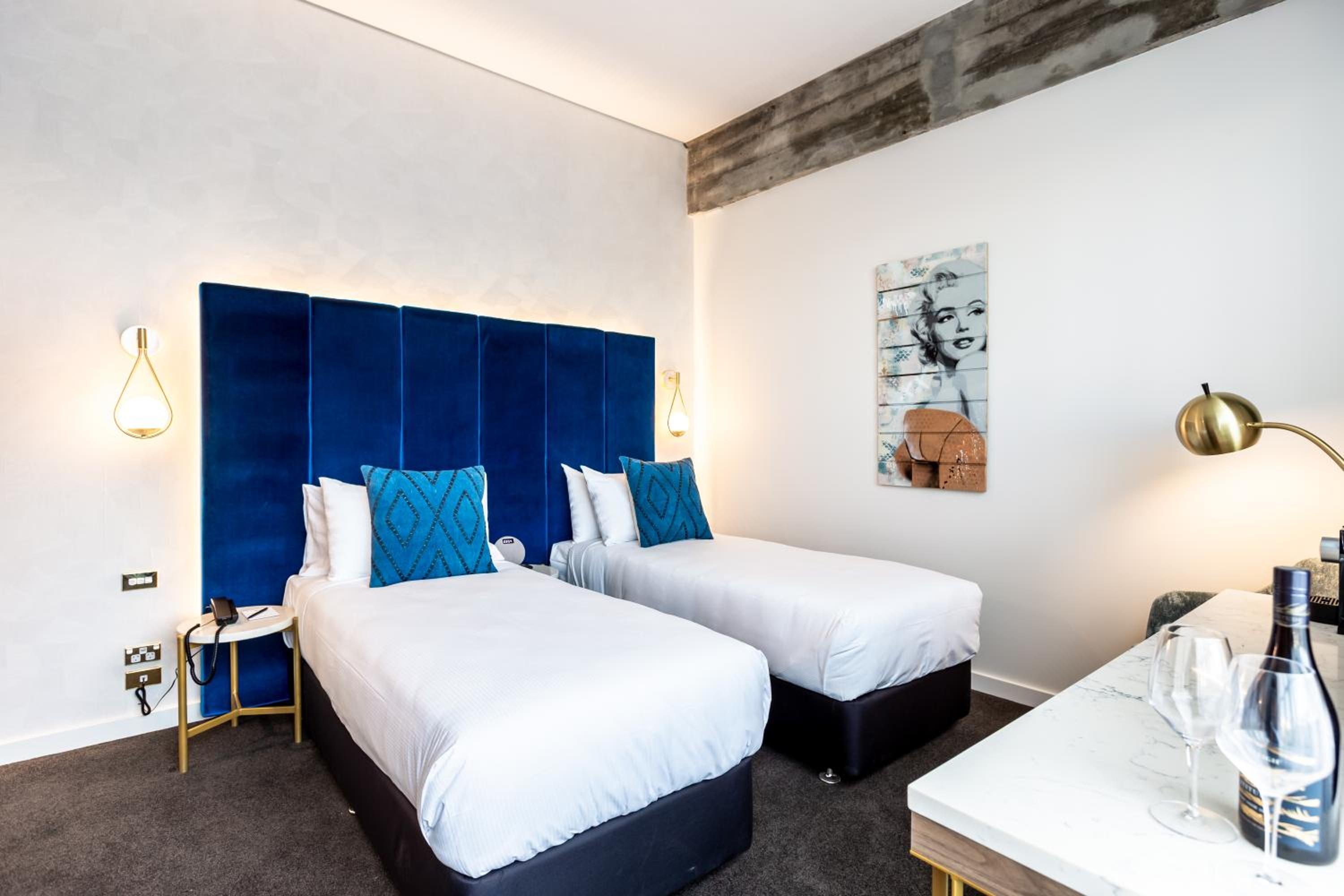 Twin Room - Photo 1
