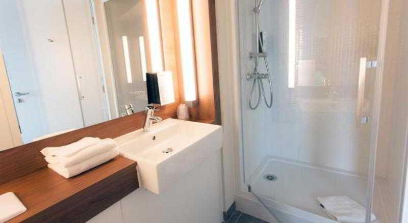 Superior Room - 1 King Bed
