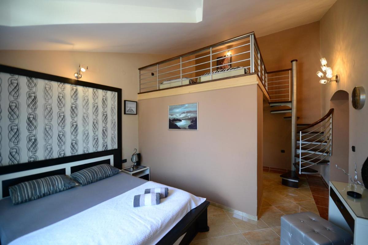 Duplex Studio with Terrace and Sea View photo 1