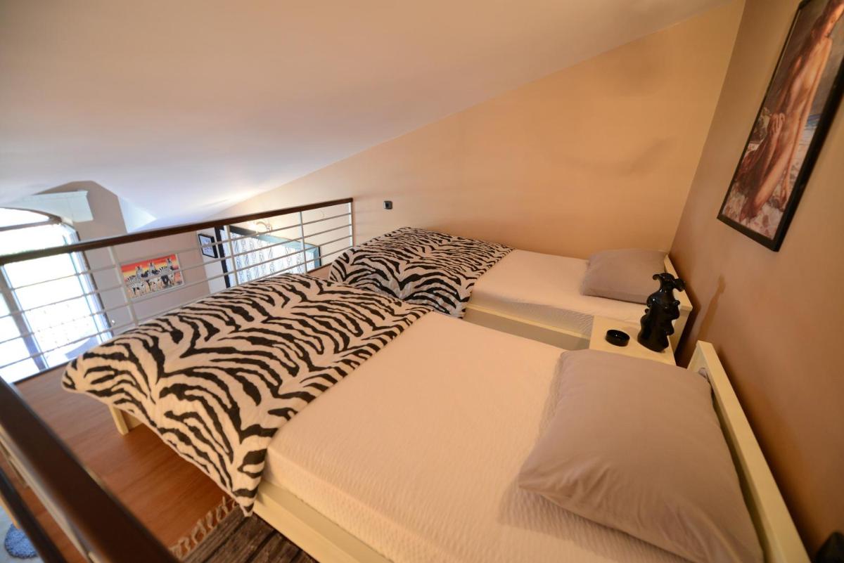 Duplex Studio with Terrace and Sea View photo 3