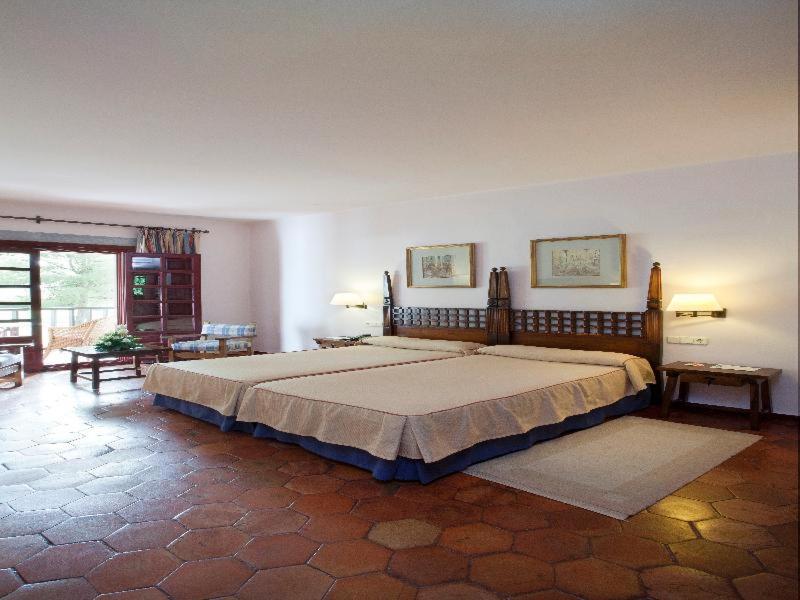 Standard Double Room (3 Adults) - Photo 4