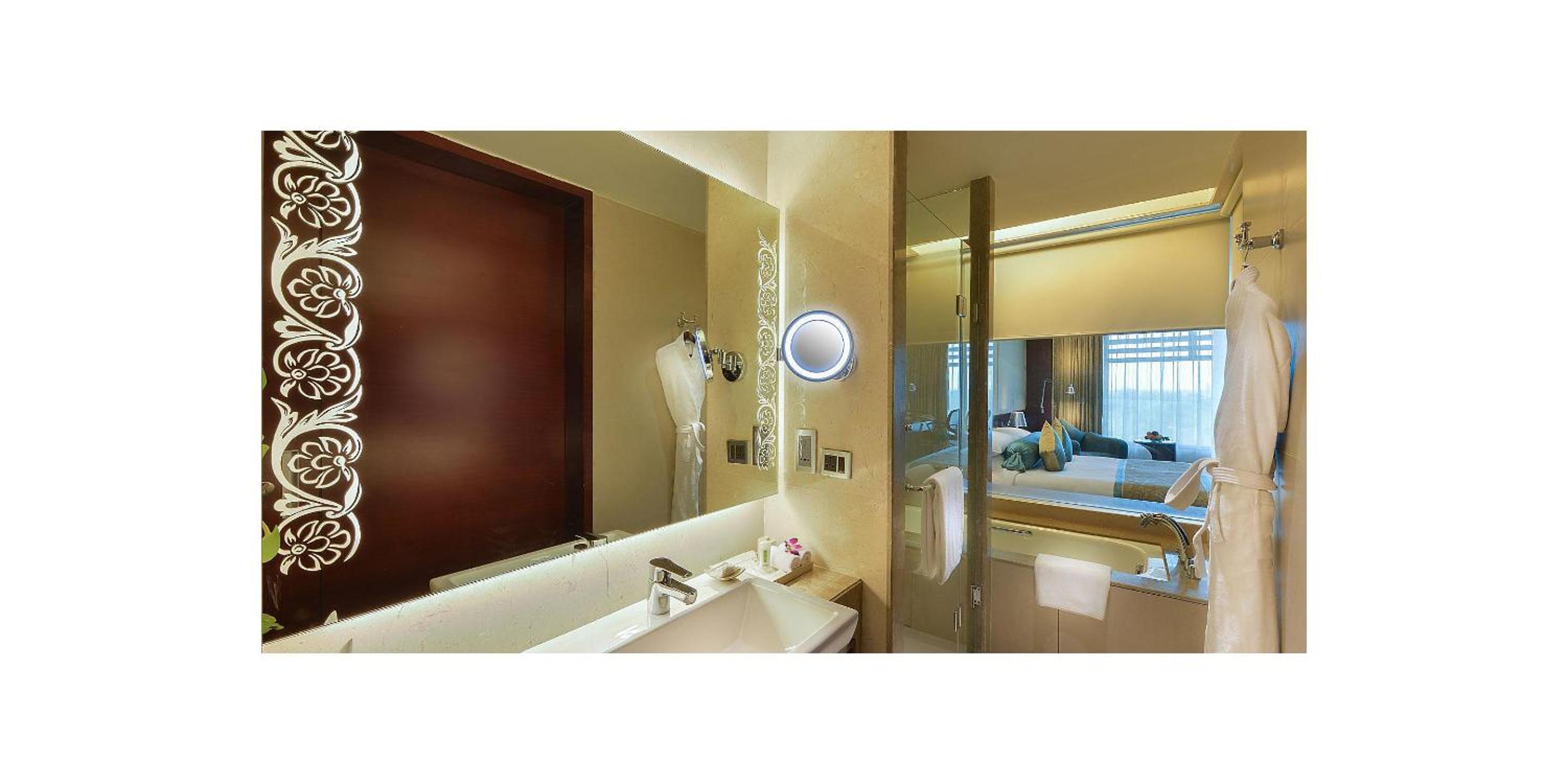 Standard Twin Room - Club Floor -  Smoking - 20% Discount on F&B and 15% on Laundry - Comp Early Check in / Check out (3 hrs Subject to availability) photo 3