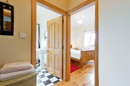 Double Room - Photo 8
