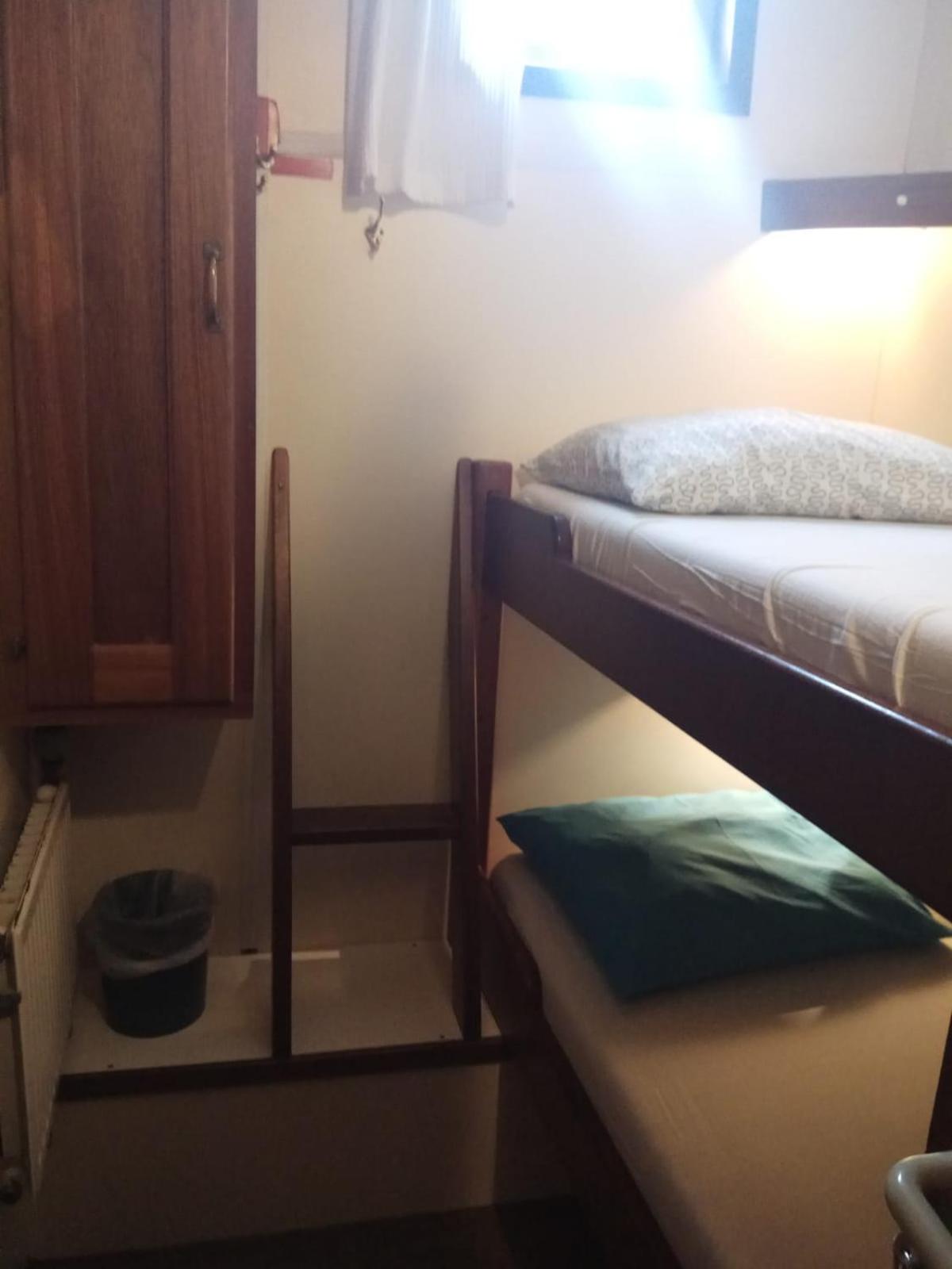 Twin Room with Private Bathroom photo 1