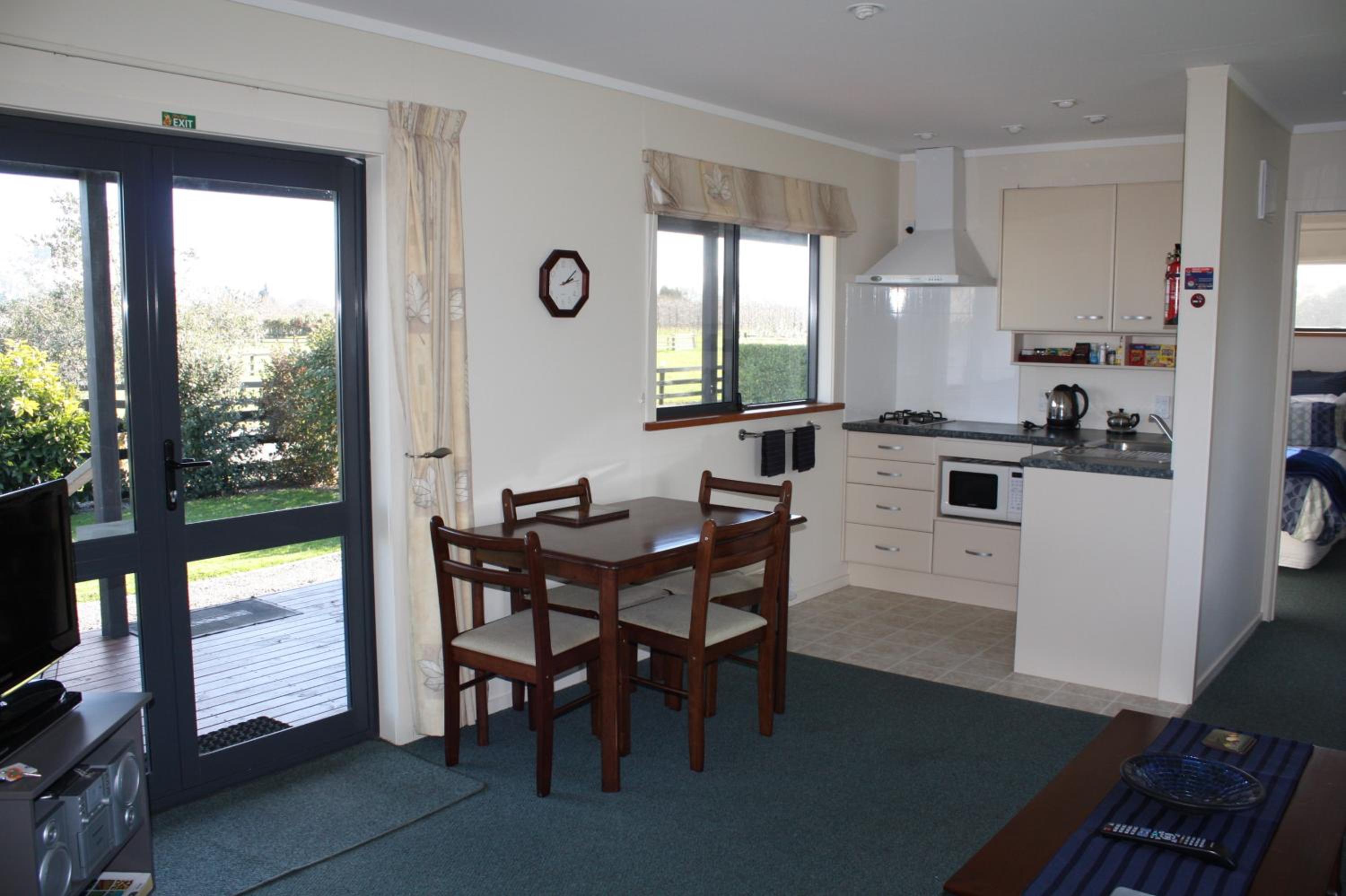 Two-Bedroom House - Photo 6