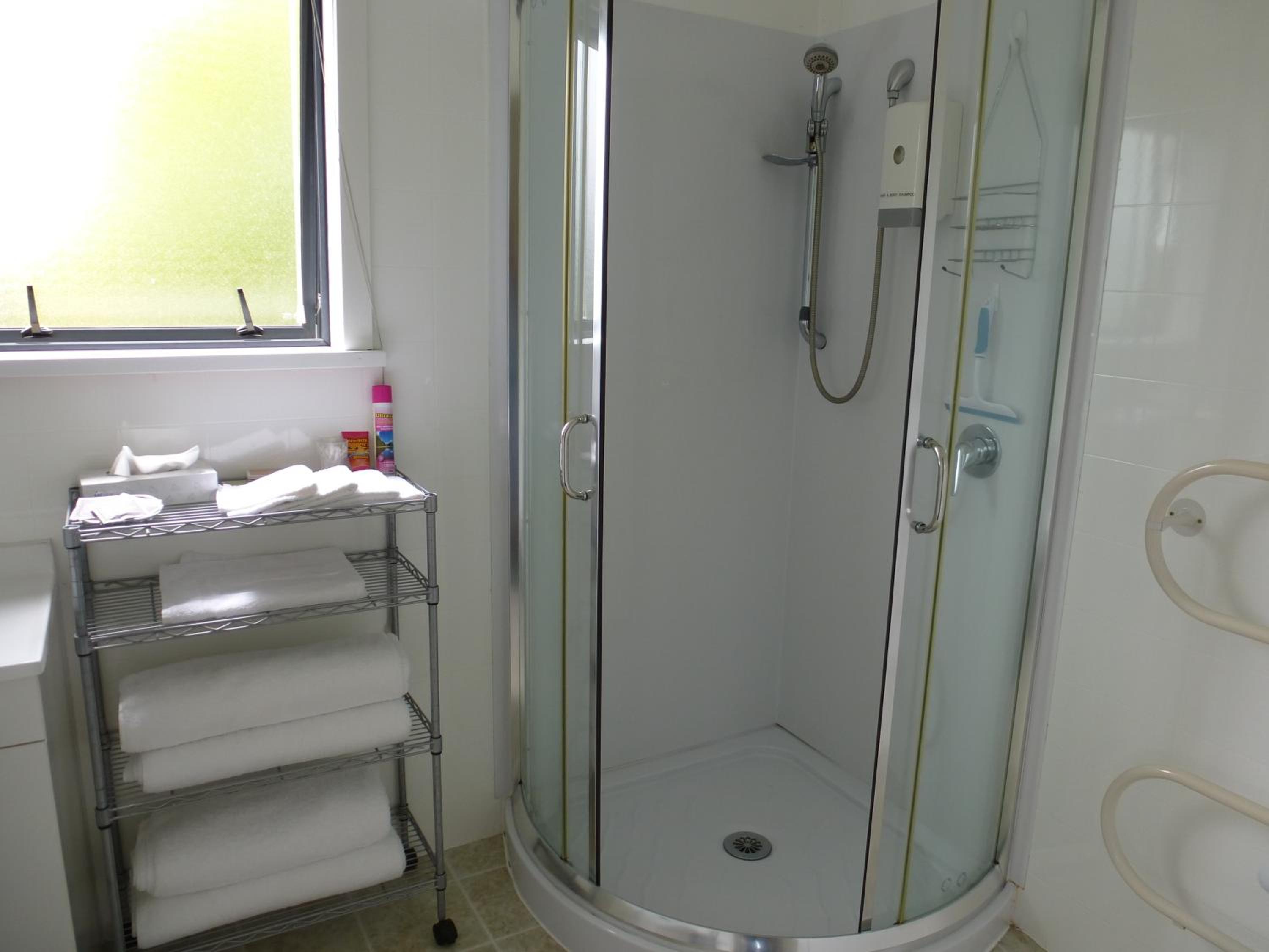 Two-Bedroom House - Photo 7