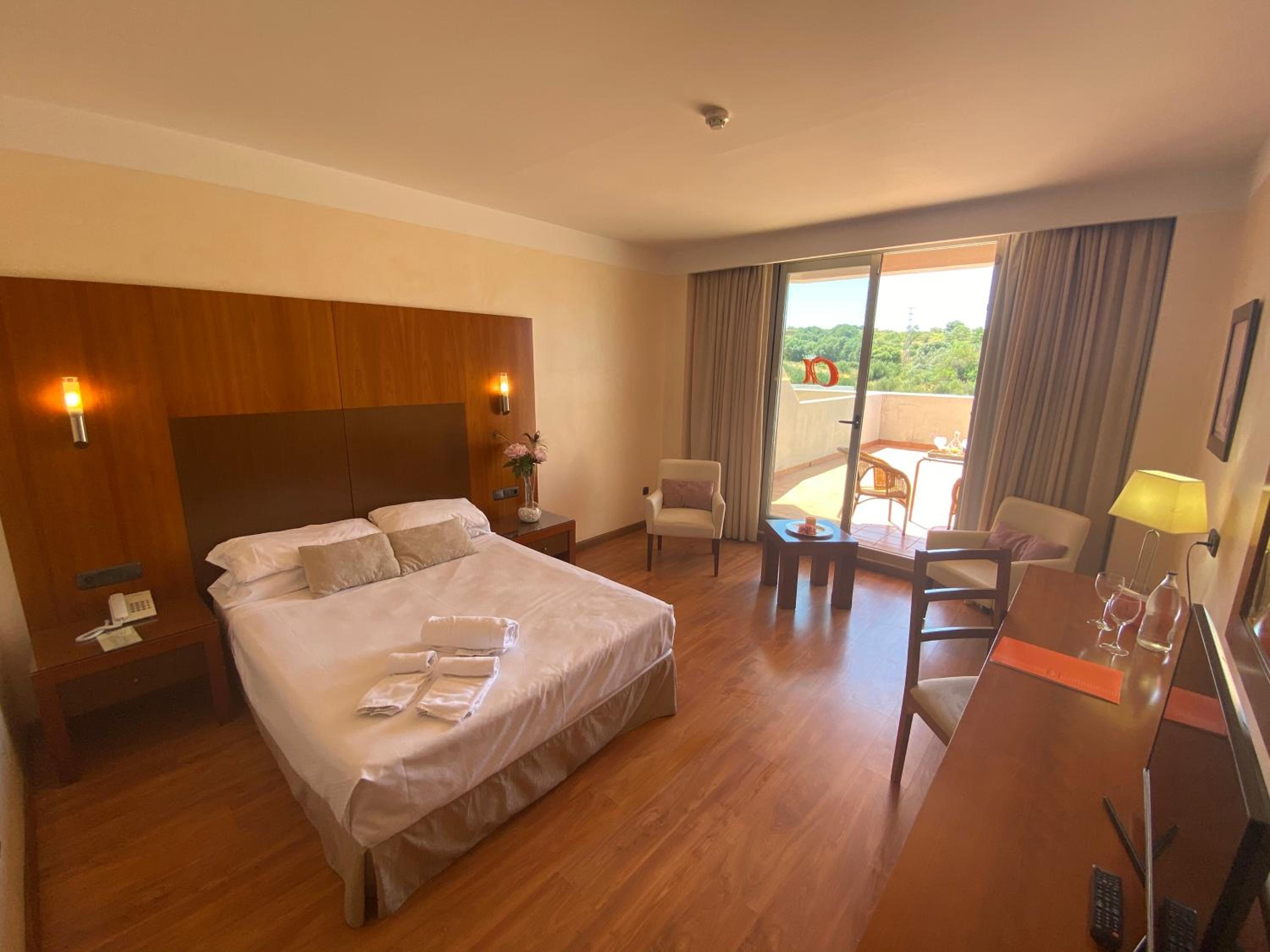Double or Twin Room - Photo 2