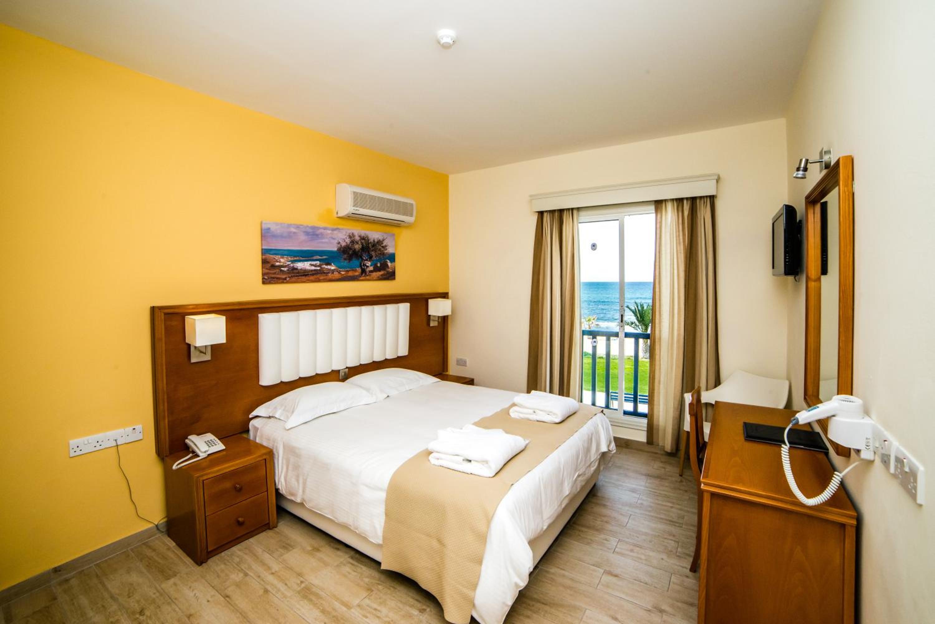 Superior One-Bedroom Apartment with Sea View - Photo 1