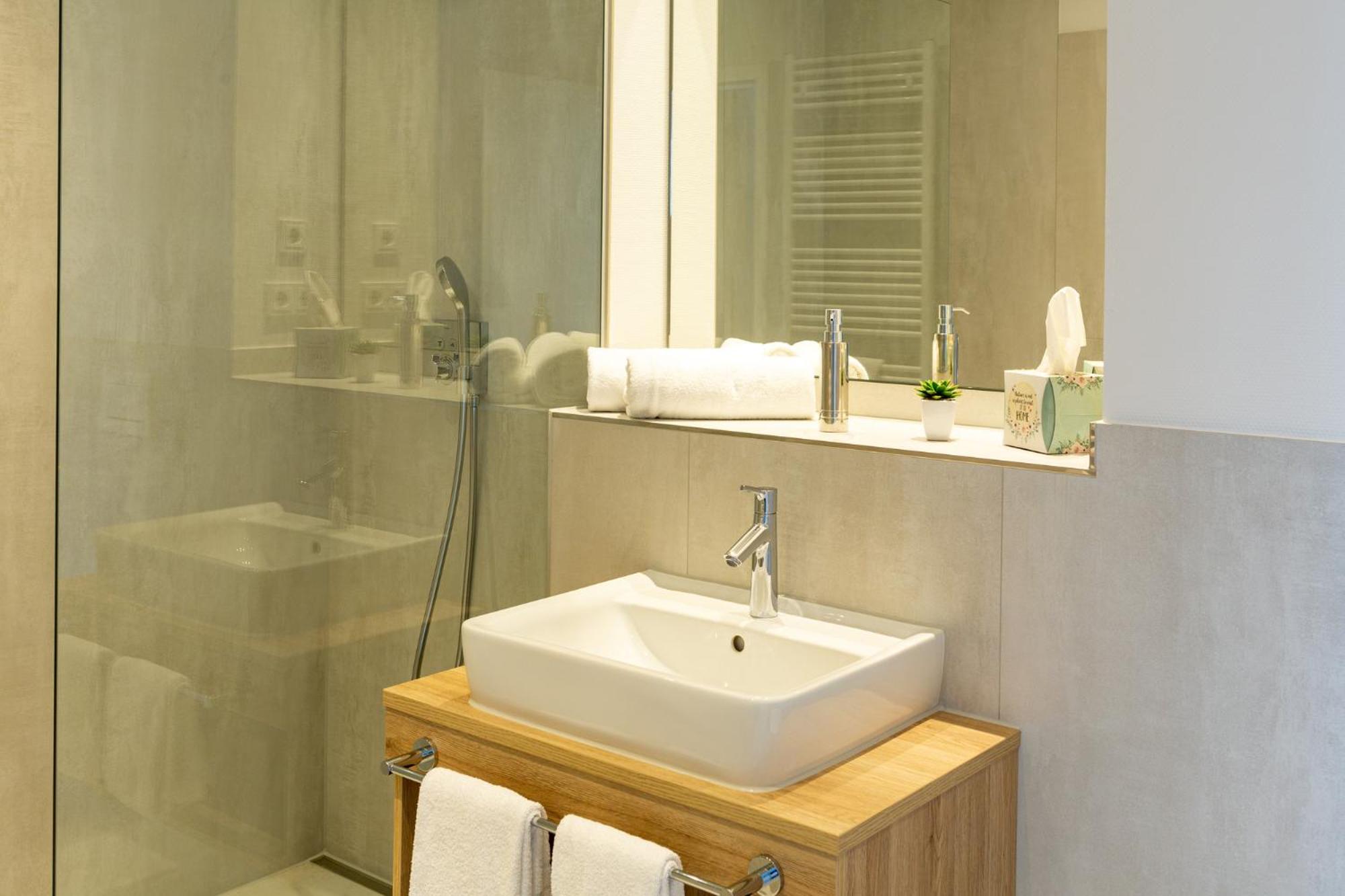 Double Room - Photo 6