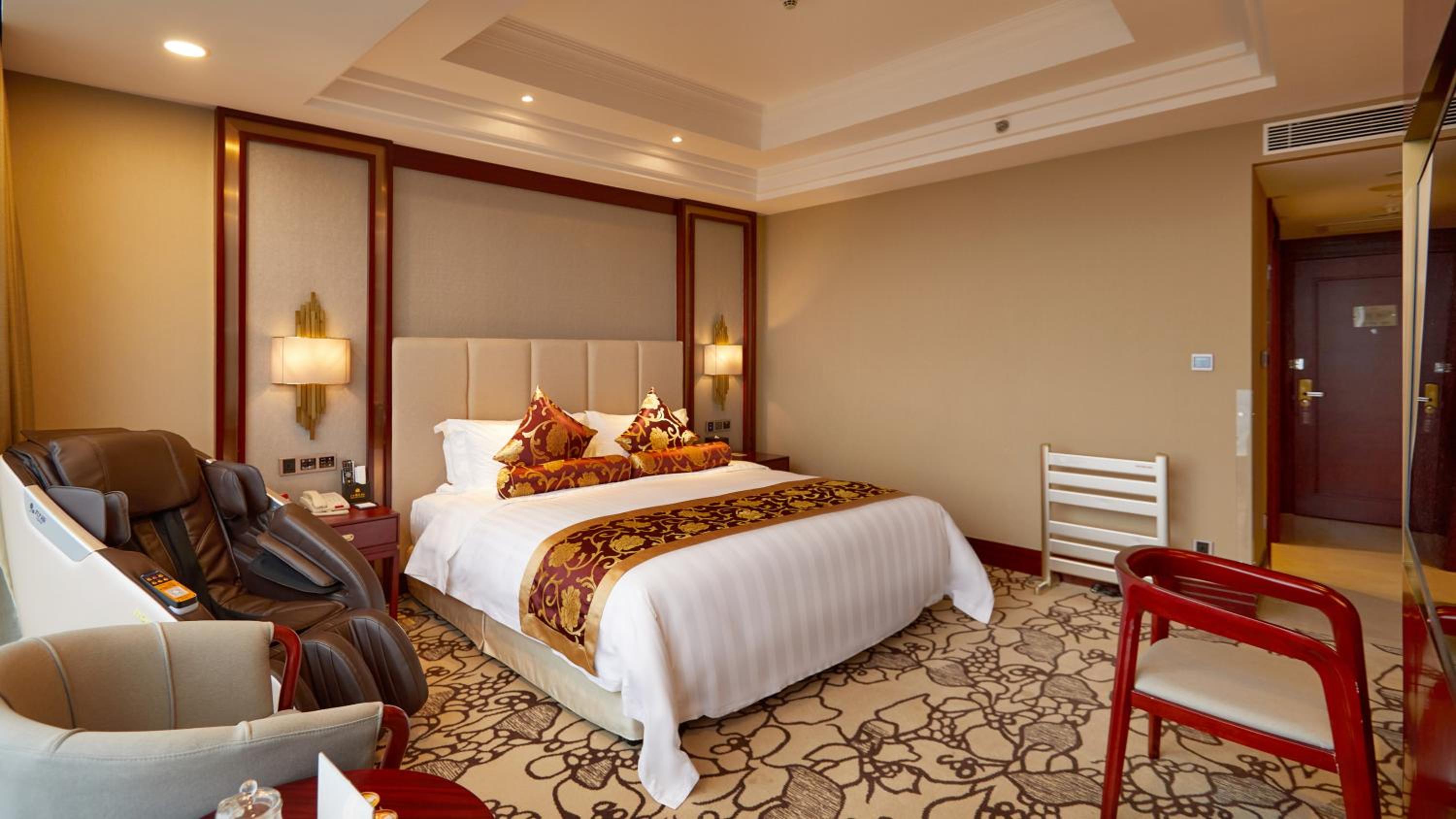 Deluxe Garden View King Bed Room