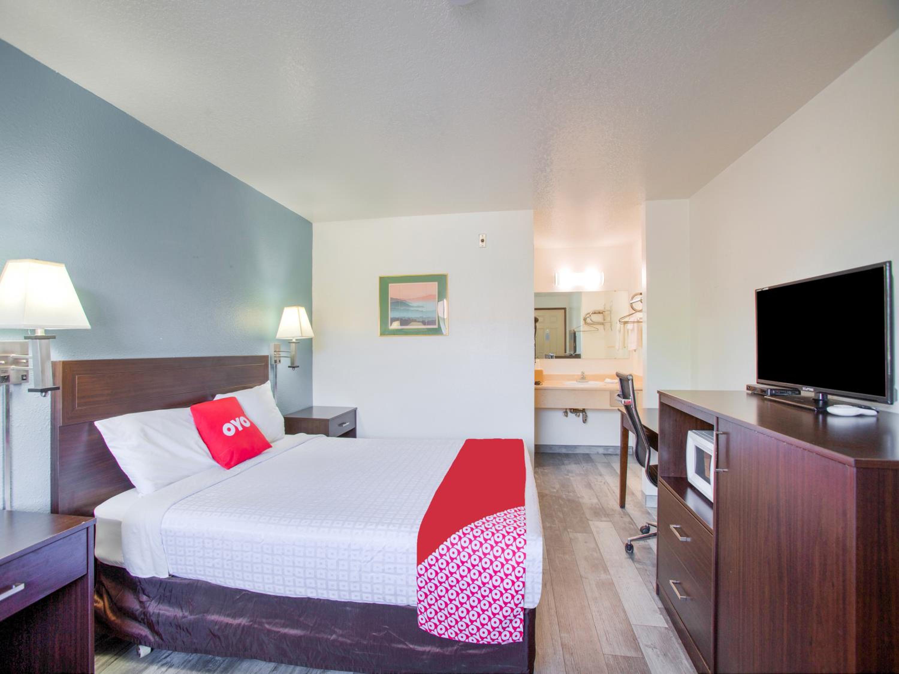 Queen Room - Photo 8