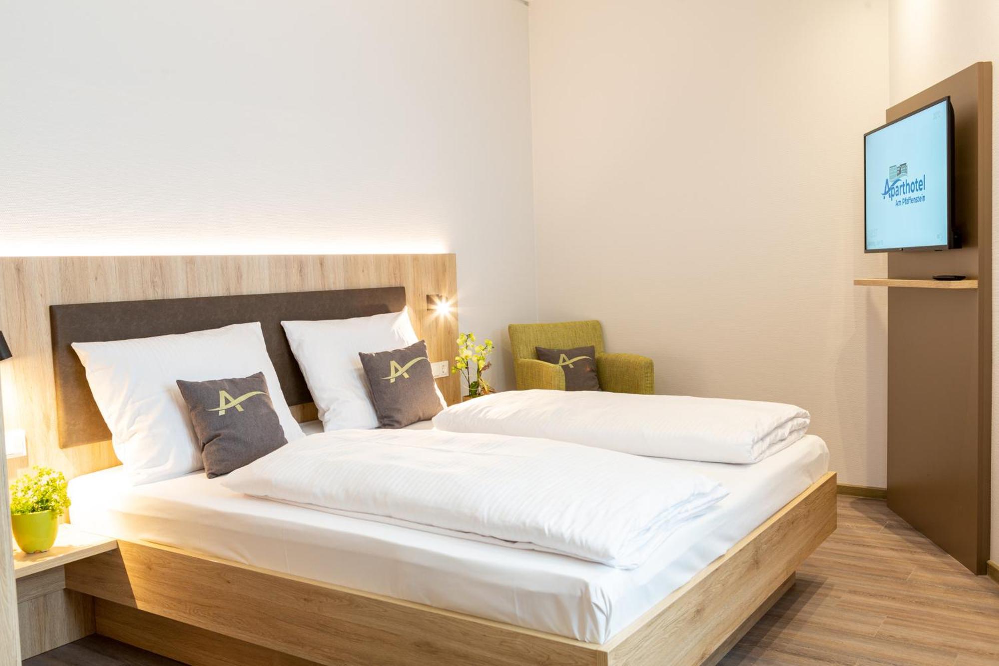 Suite - Photo 1