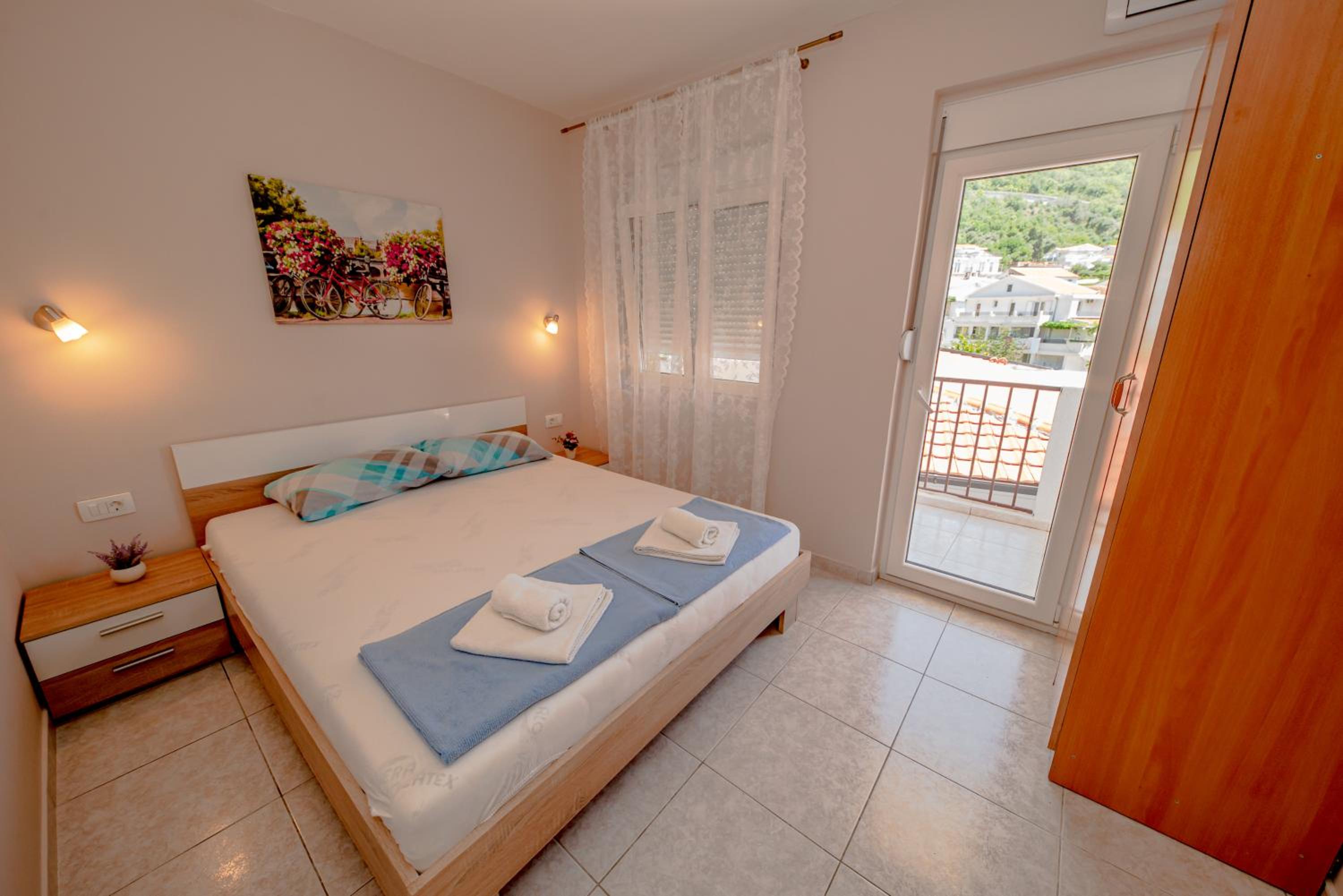 Apartment with Terrace photo 3