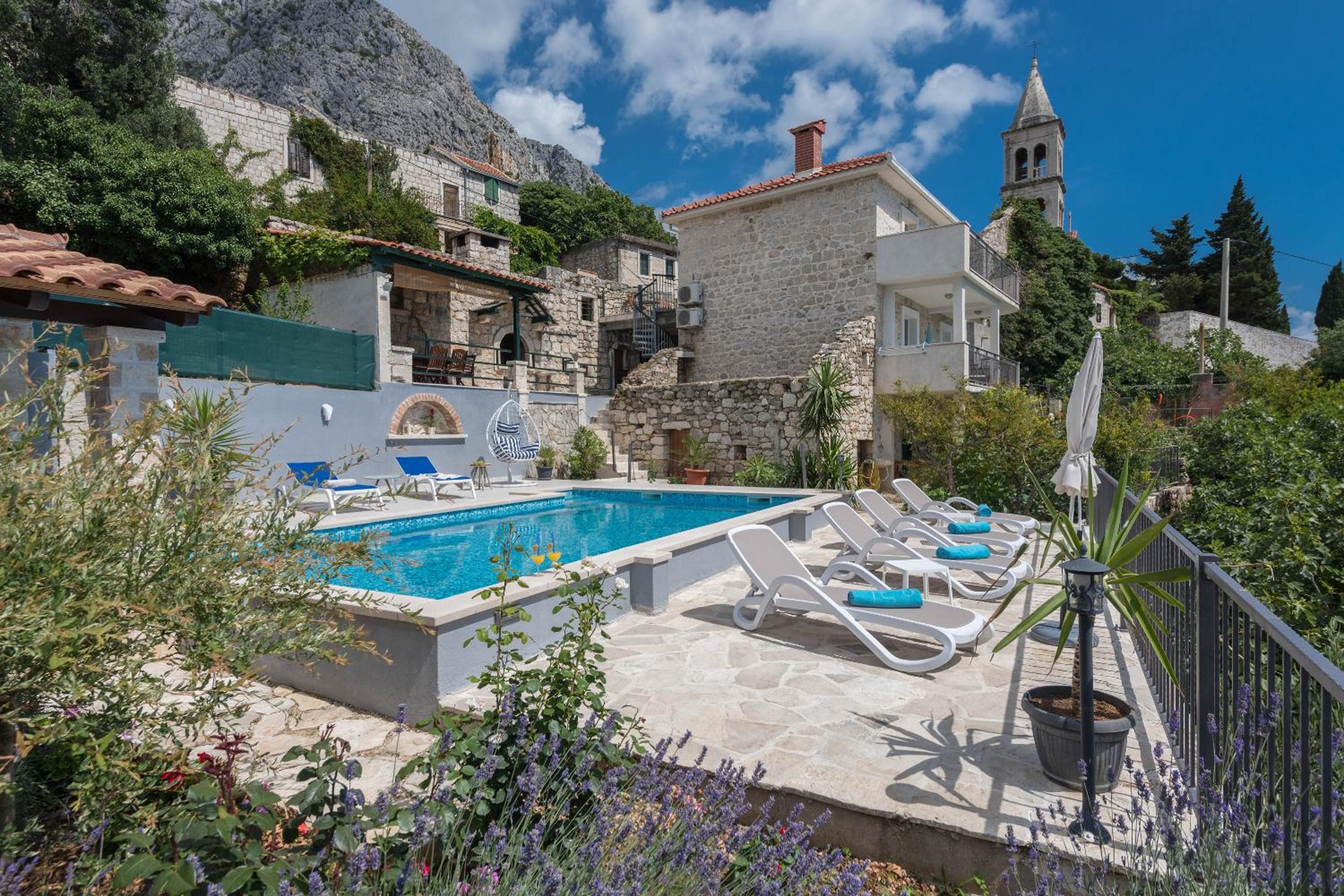 Villa with Sea View - Photo 36