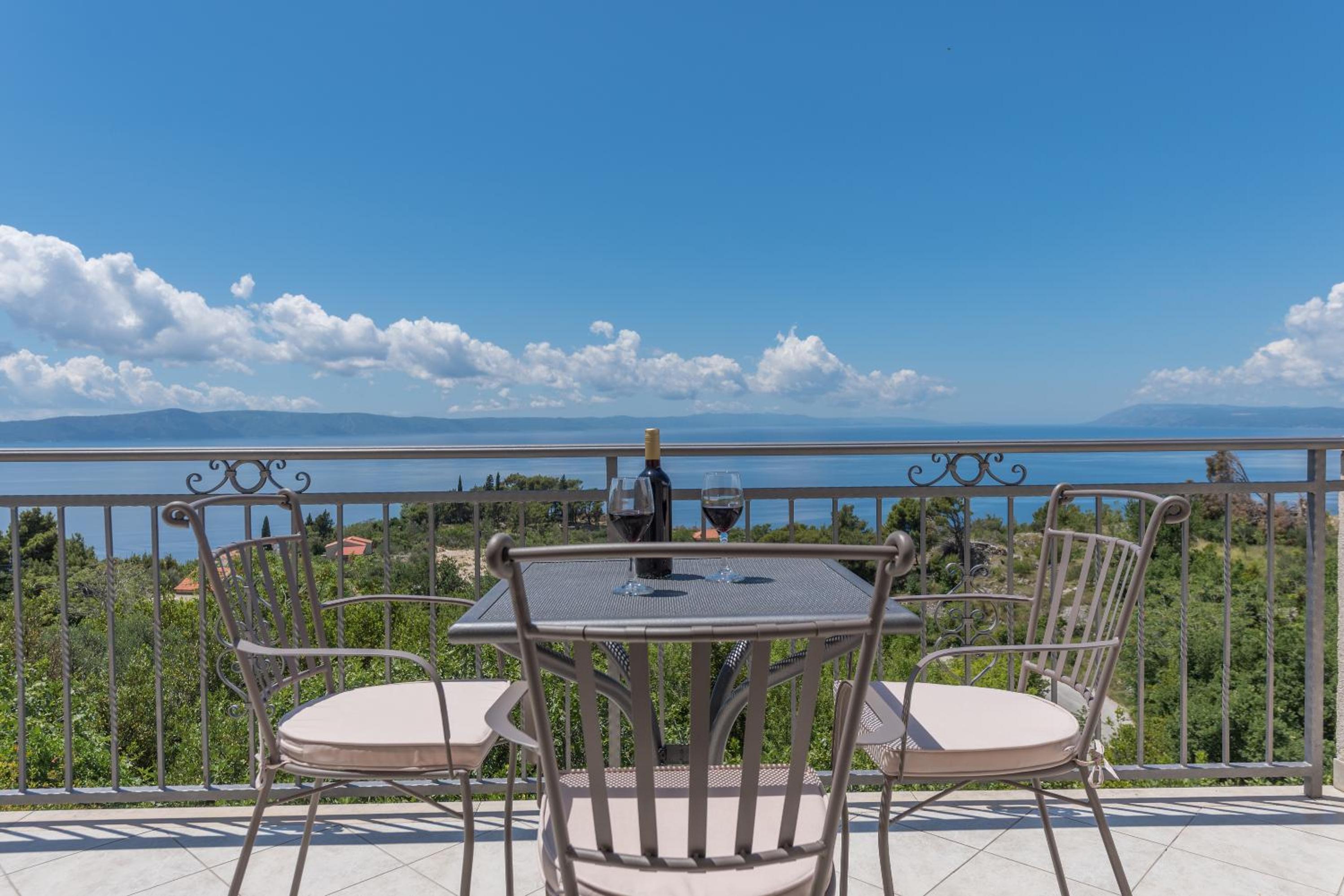 Villa with Sea View - Photo 28