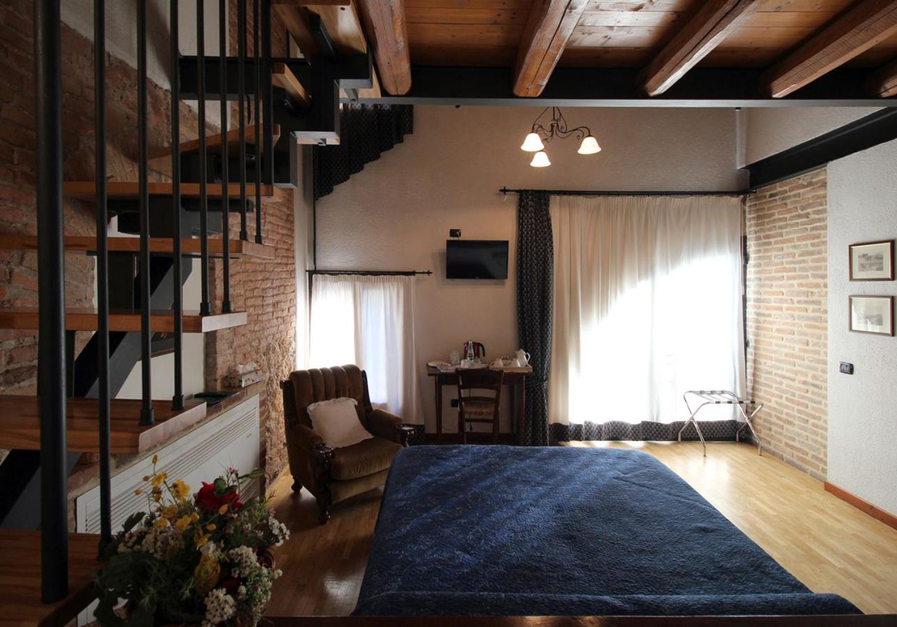 Double or Twin Room photo 3