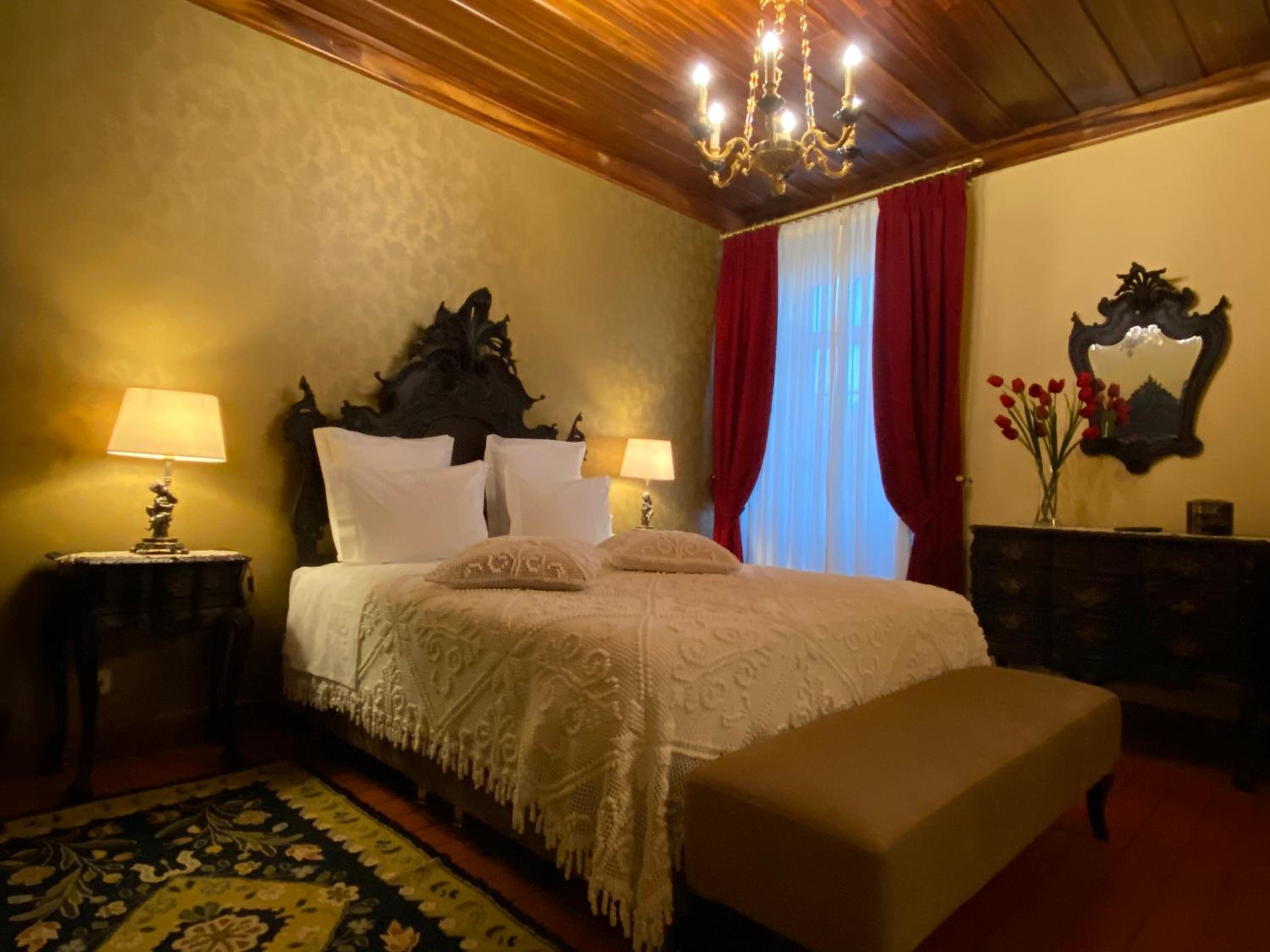 Suite - Photo 1