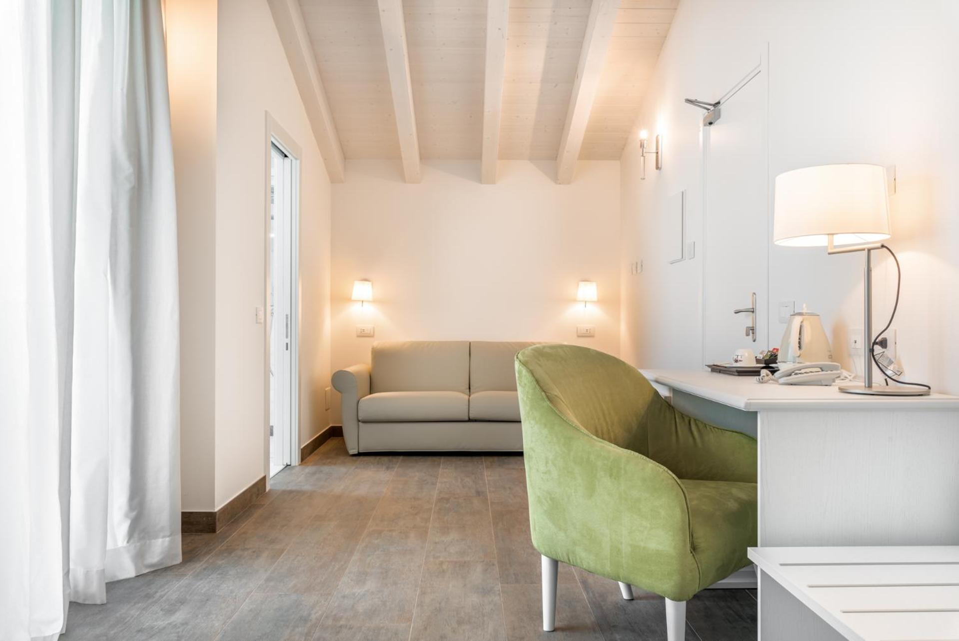 Suite - Photo 8
