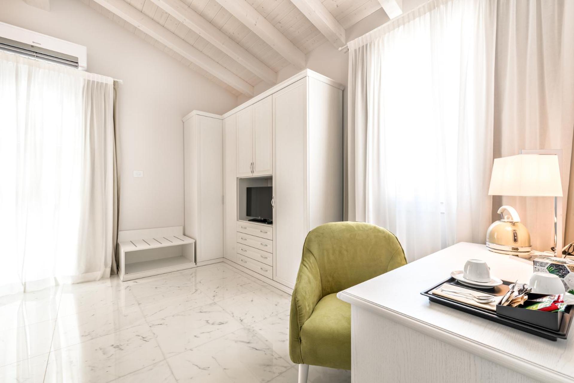 Suite - Photo 4