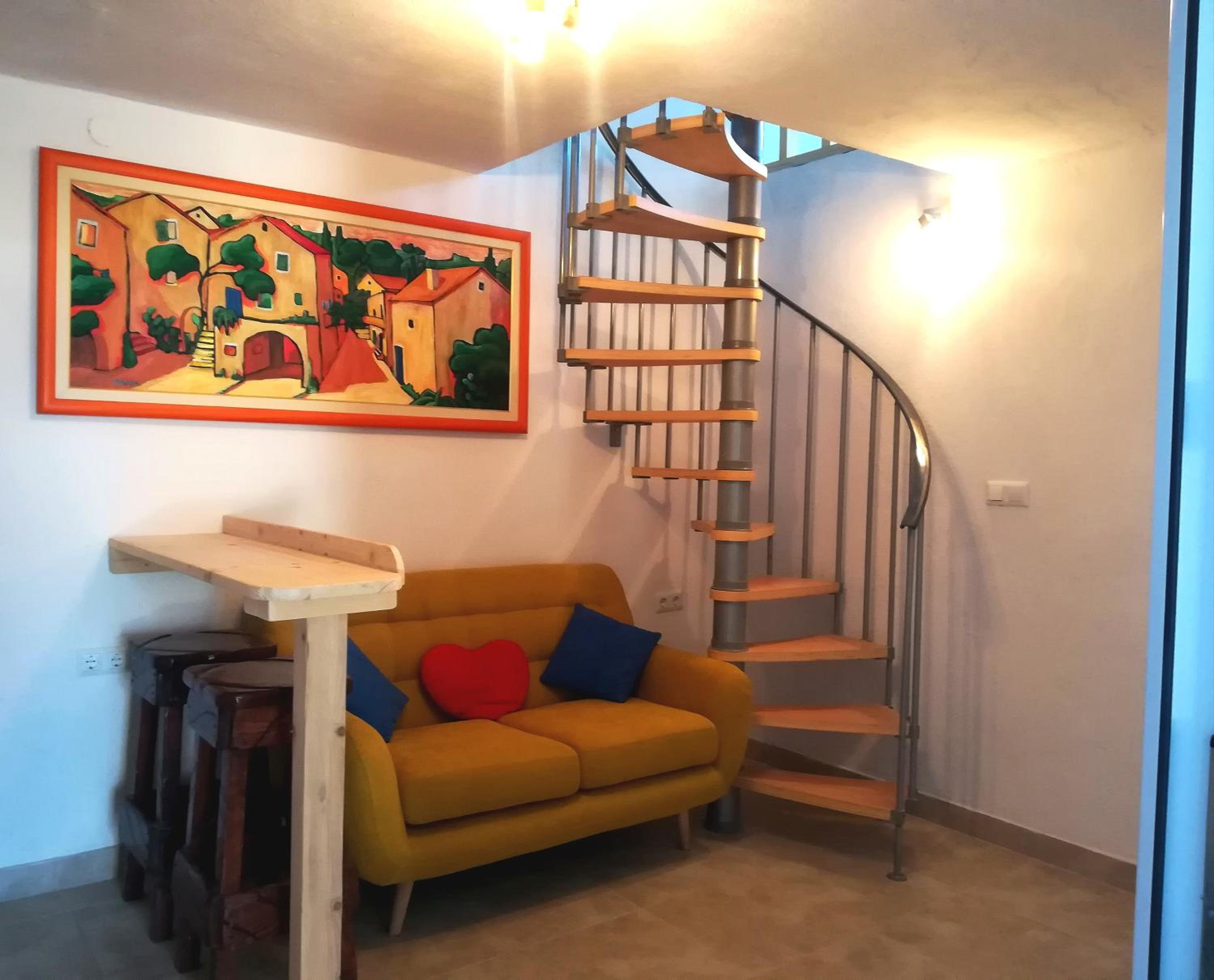 One-Bedroom Apartment - Photo 1
