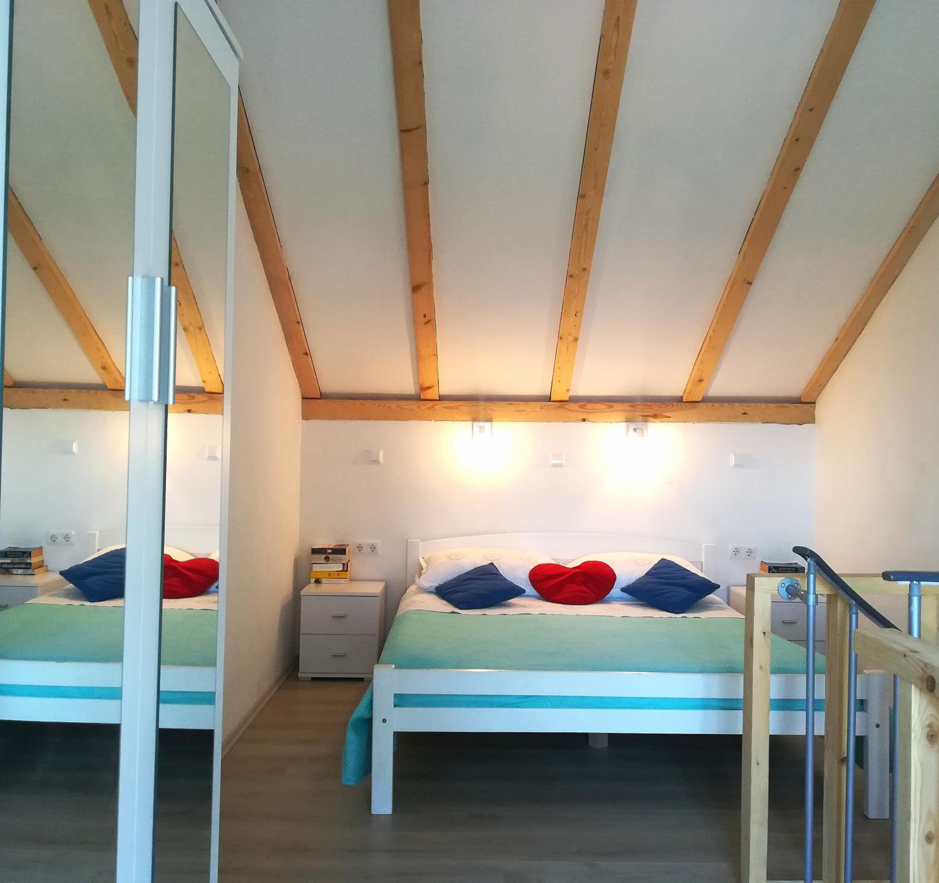 One-Bedroom Apartment - Photo 2