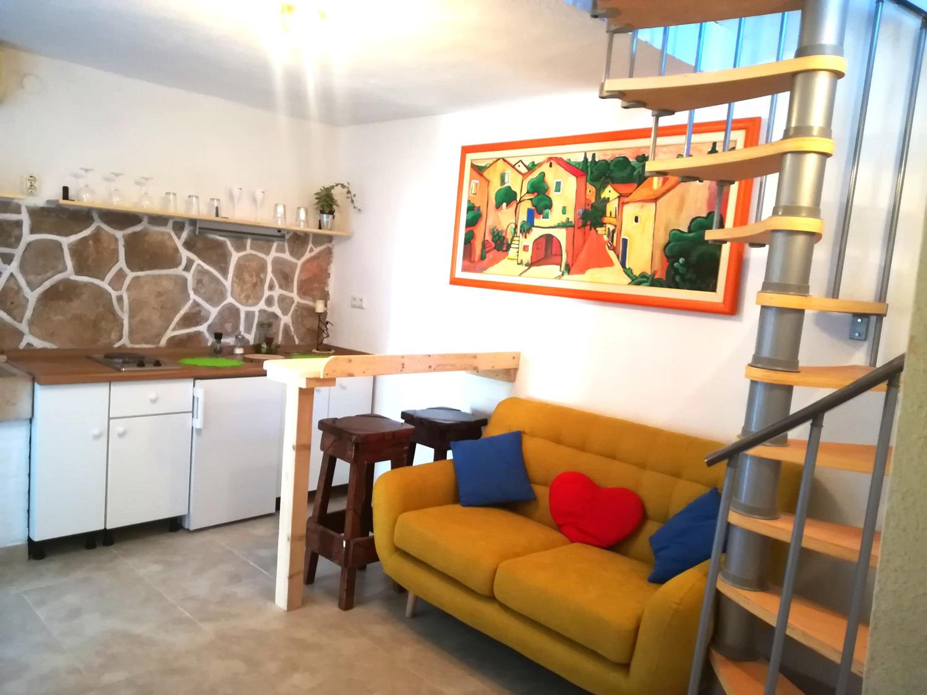 One-Bedroom Apartment - Photo 3