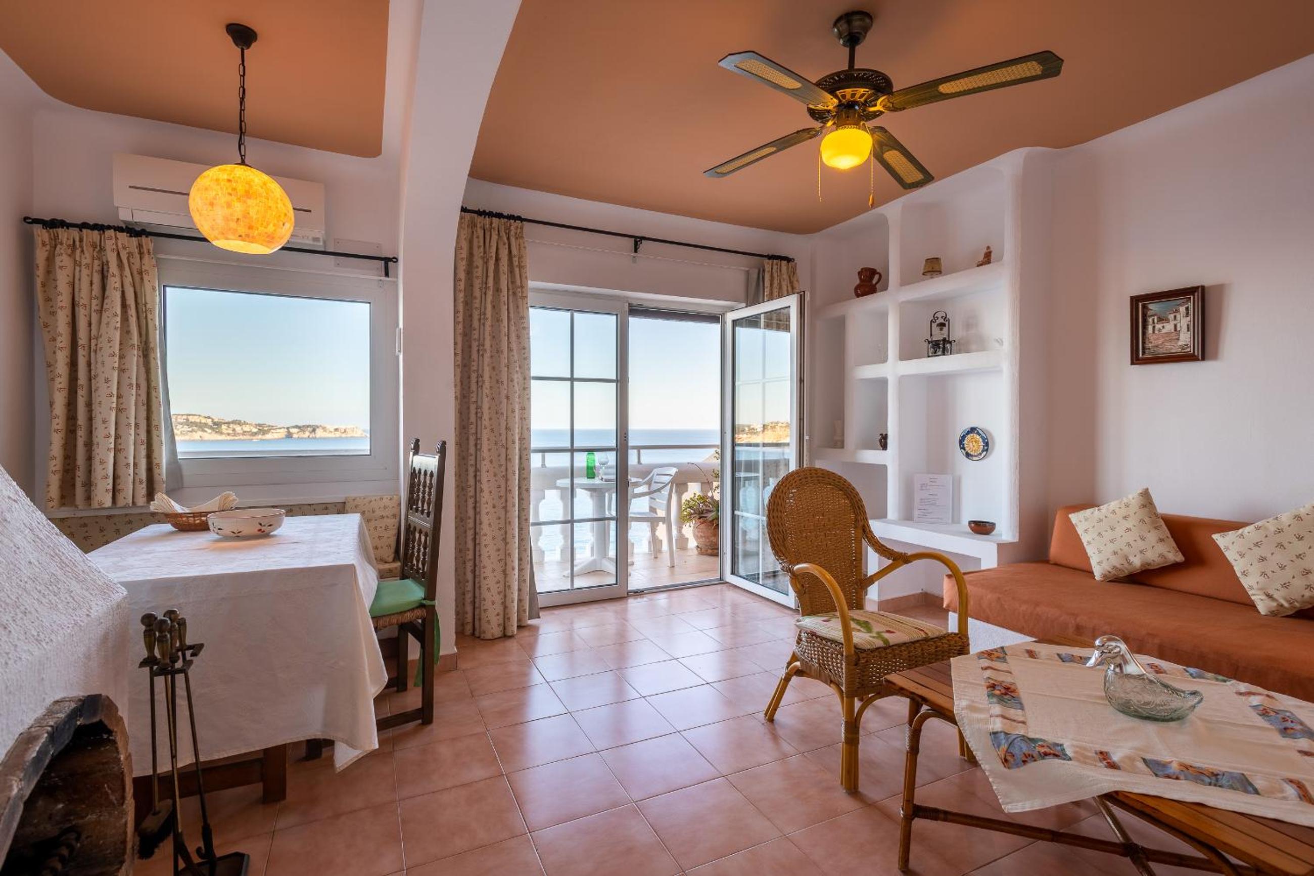 Apartment with Sea View (Lateral or Frontal view)