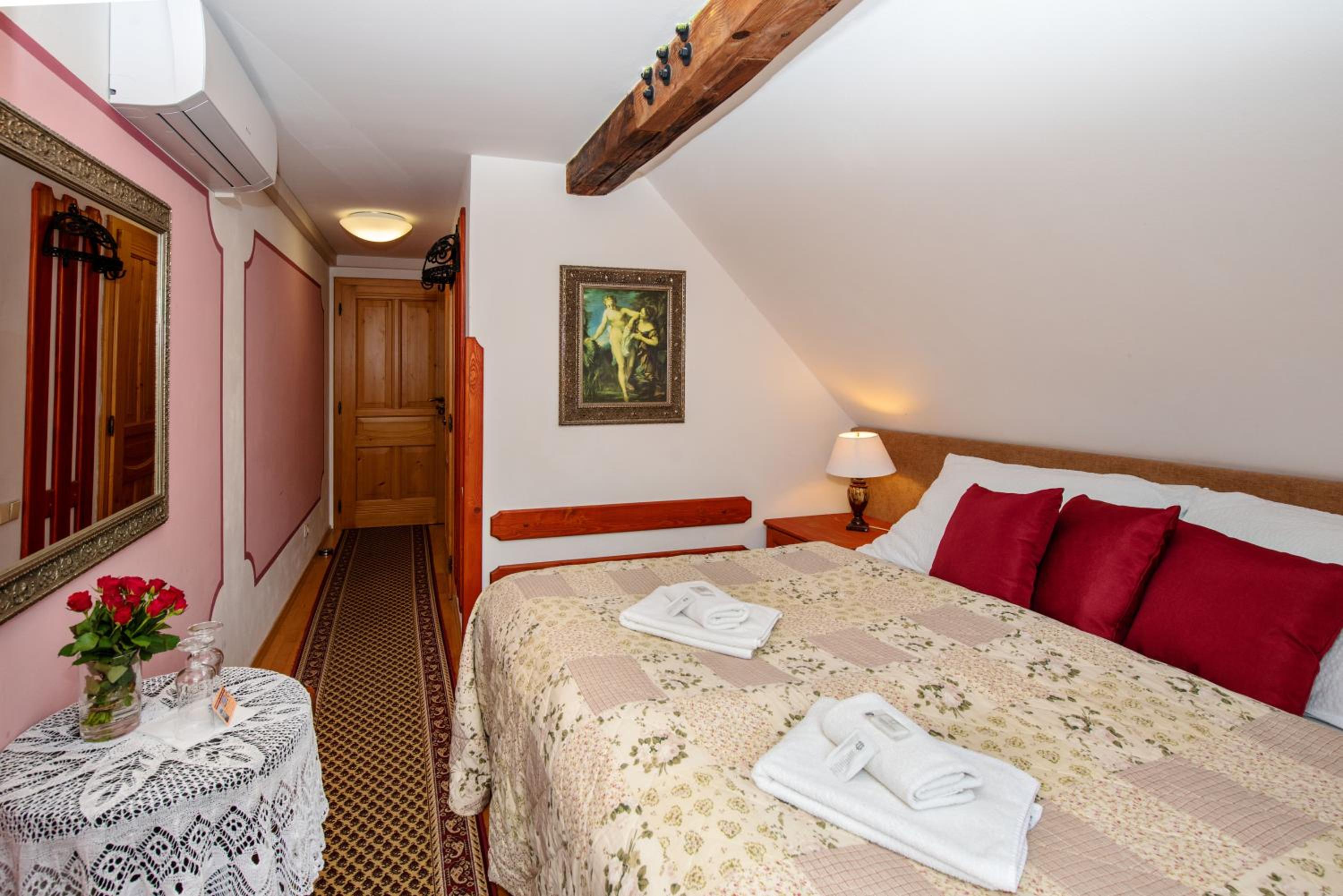 Attic Double Room with balcony photo 2