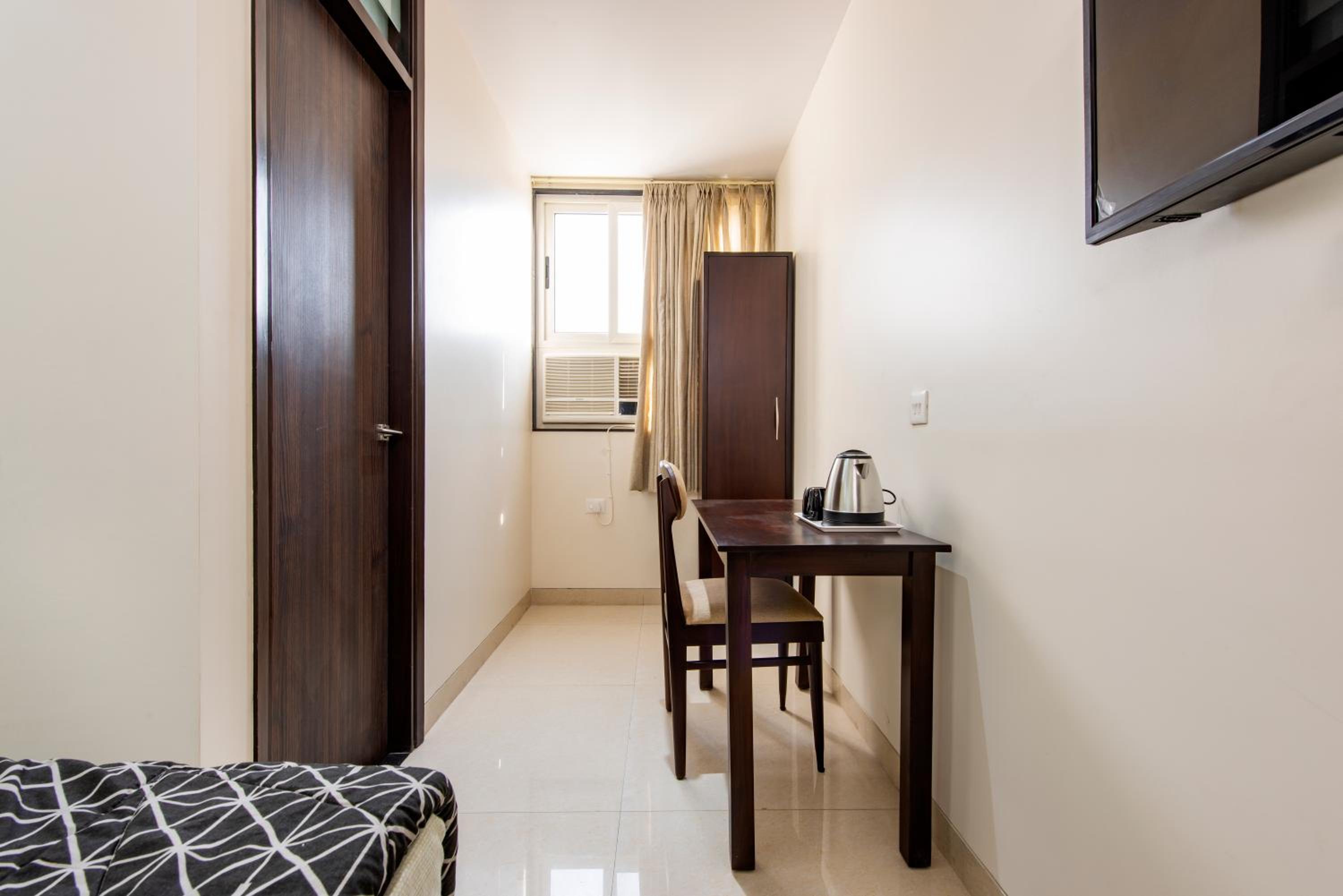 Quadruple Room with Private Bathroom - Photo 32