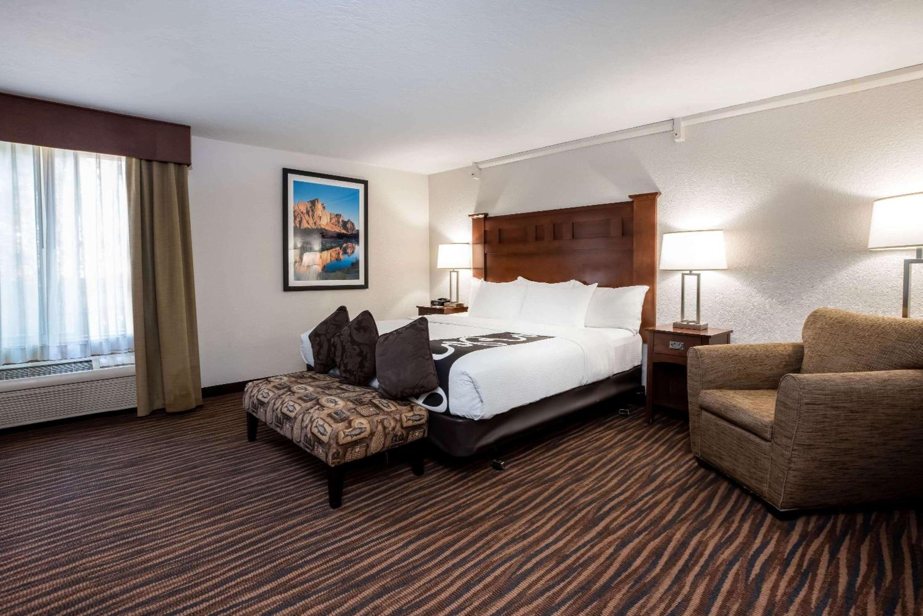 Executive King Room - Photo 3