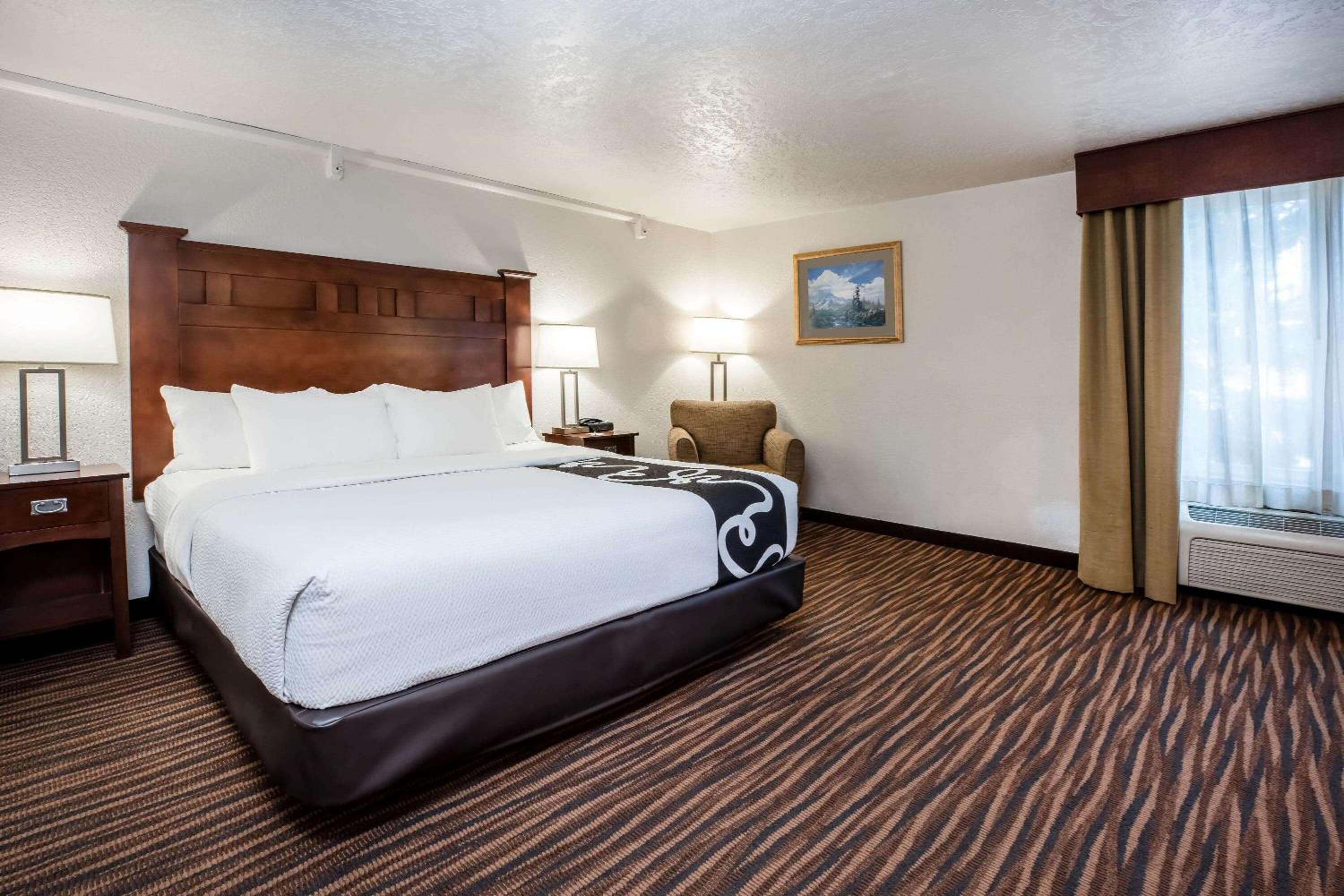 King Suite - Non-Smoking - Photo 1