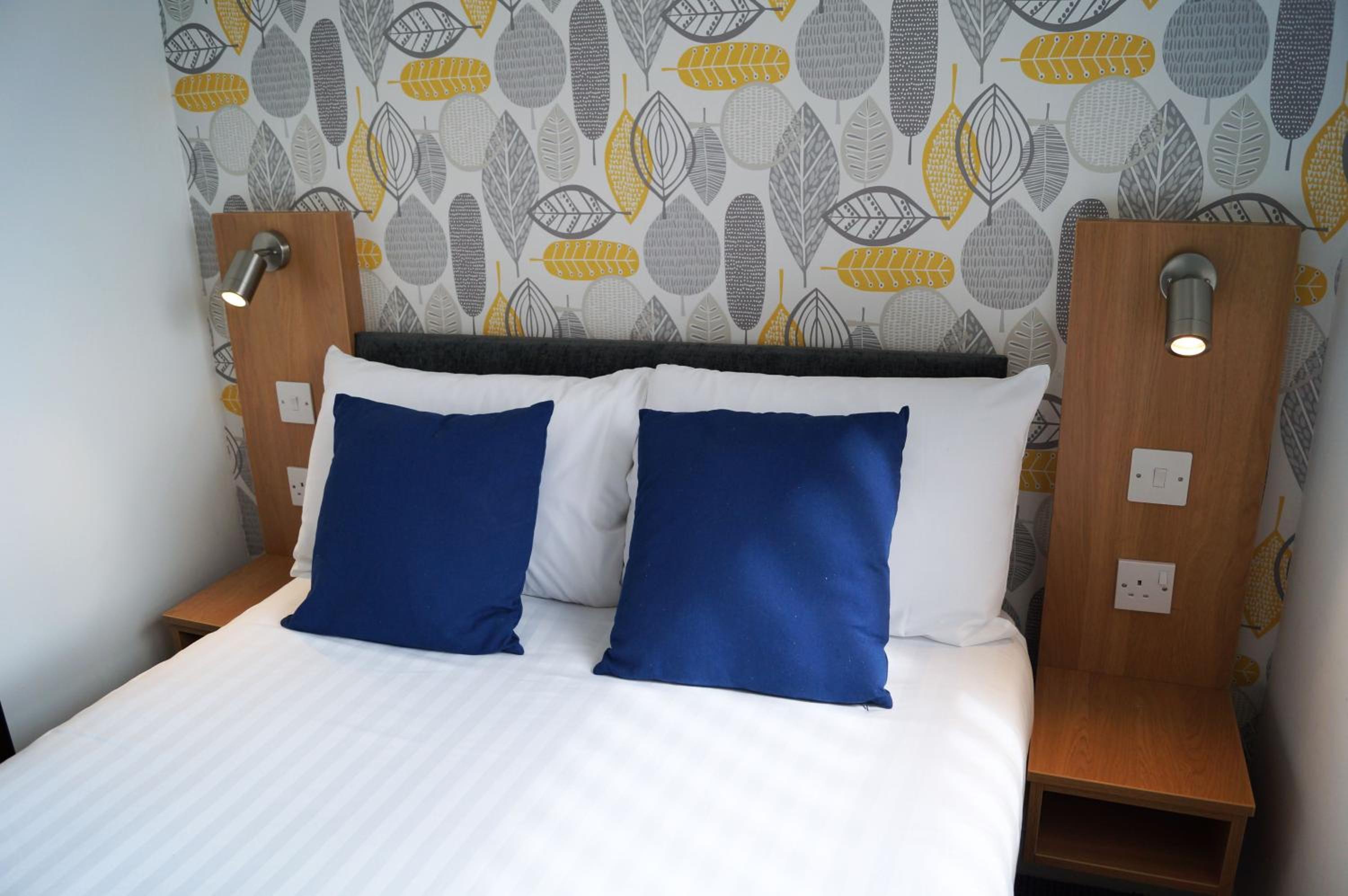 Double Room with Private Bathroom - Photo 3