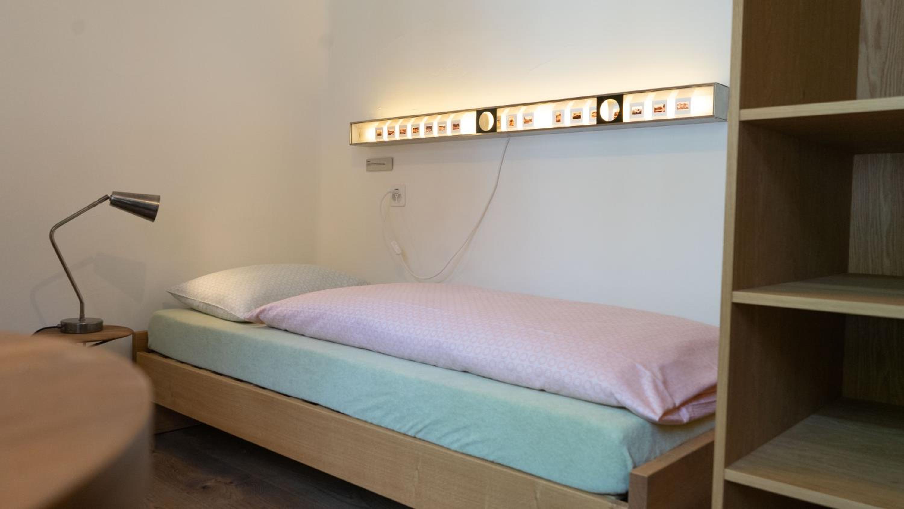 Single Room with Bathroom - incl. Museum Access