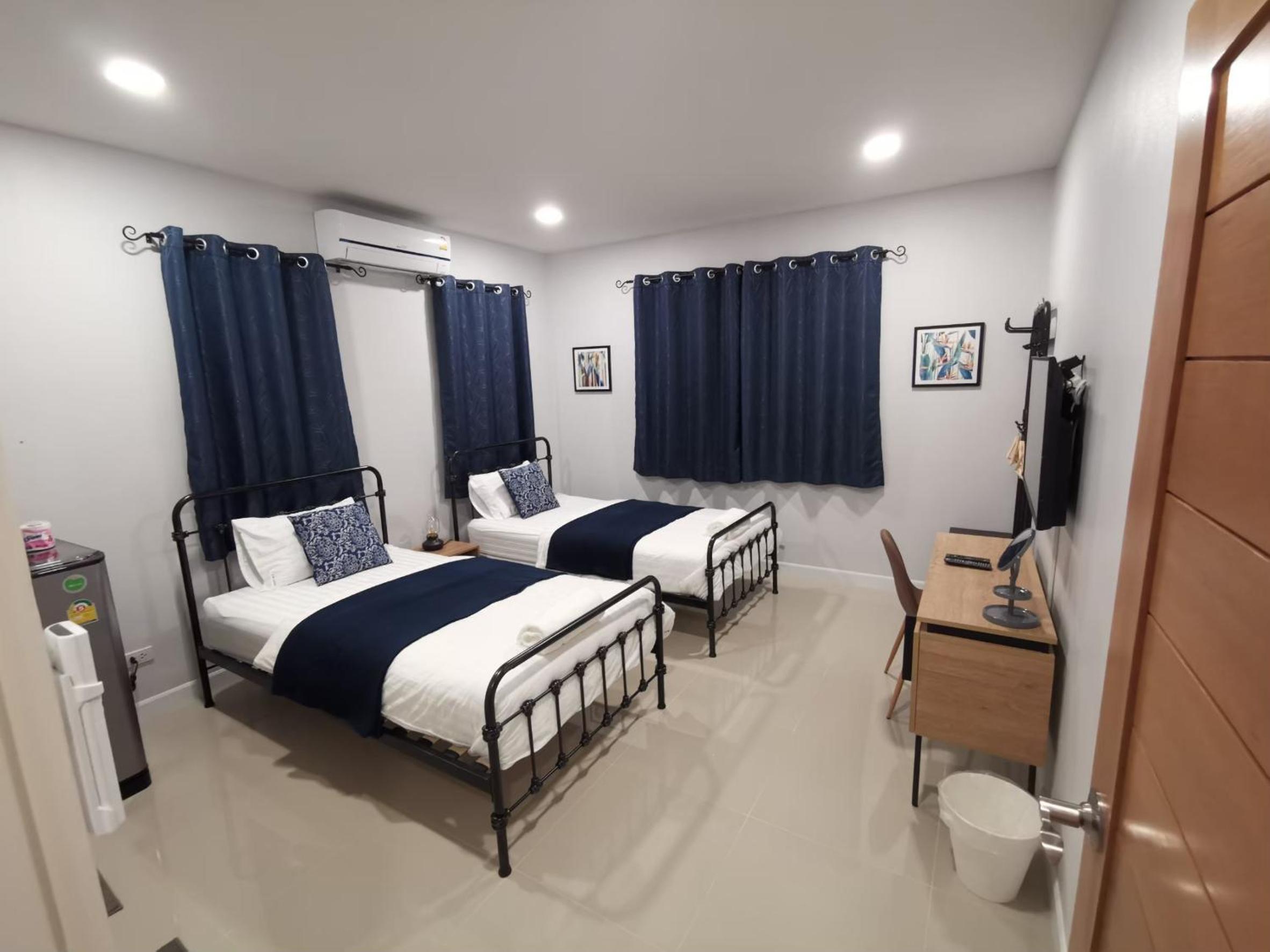 Standard Twin Room - Photo 2