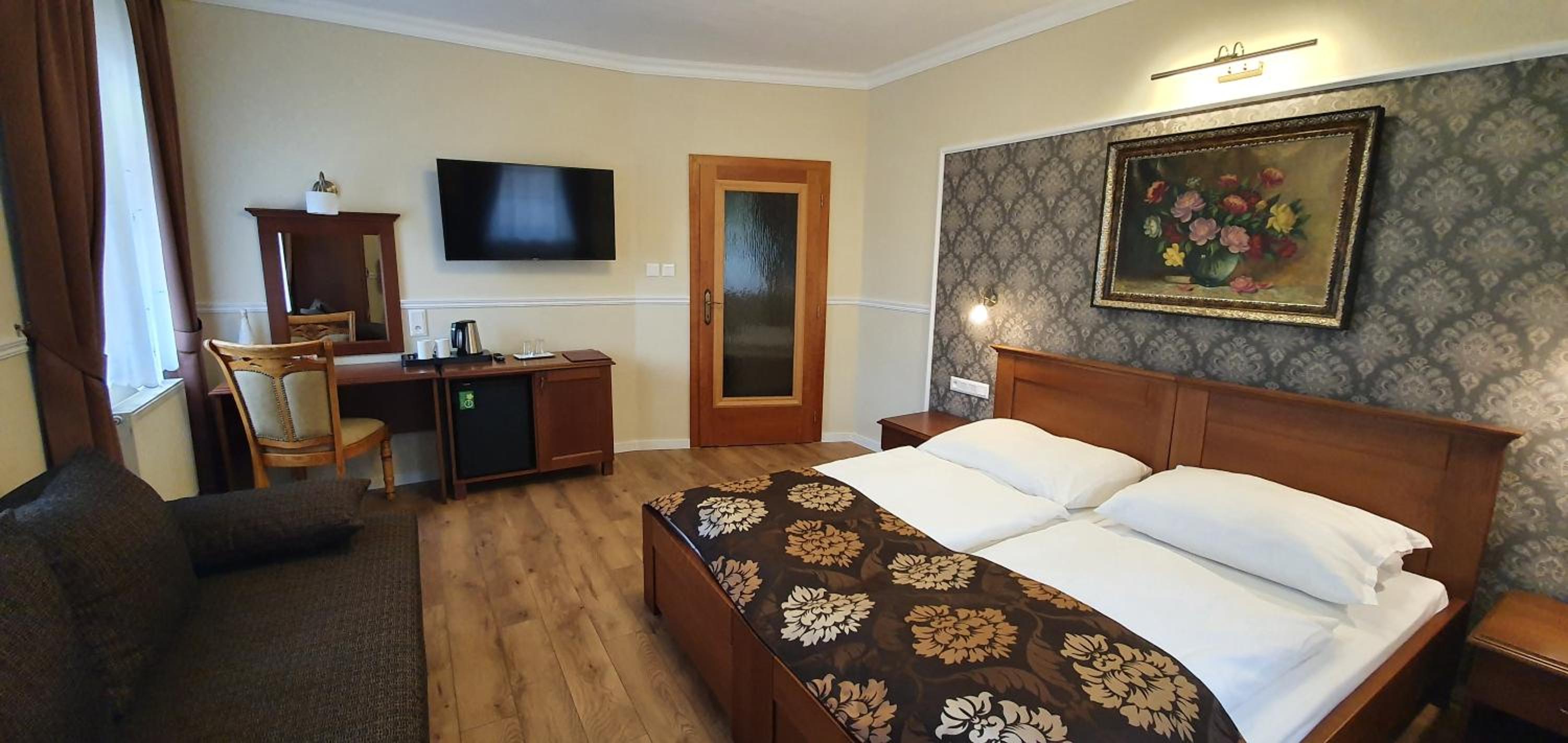 Double or Twin Room with Extra Bed photo 2
