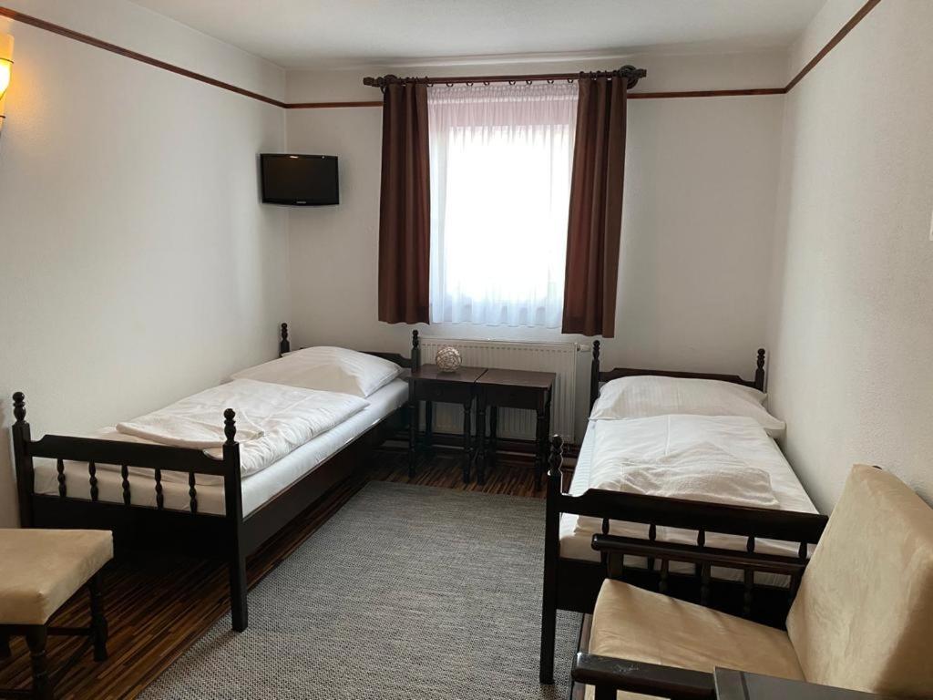Double or Twin Room - Photo 1