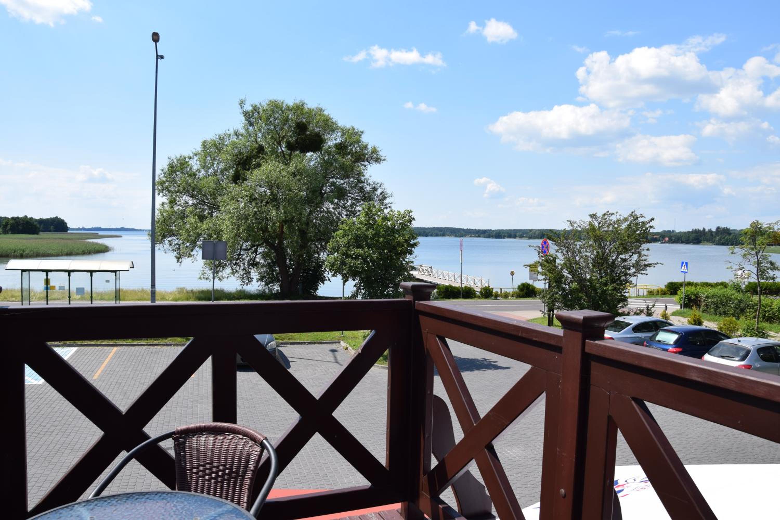 Apartment with Balcony - Photo 5