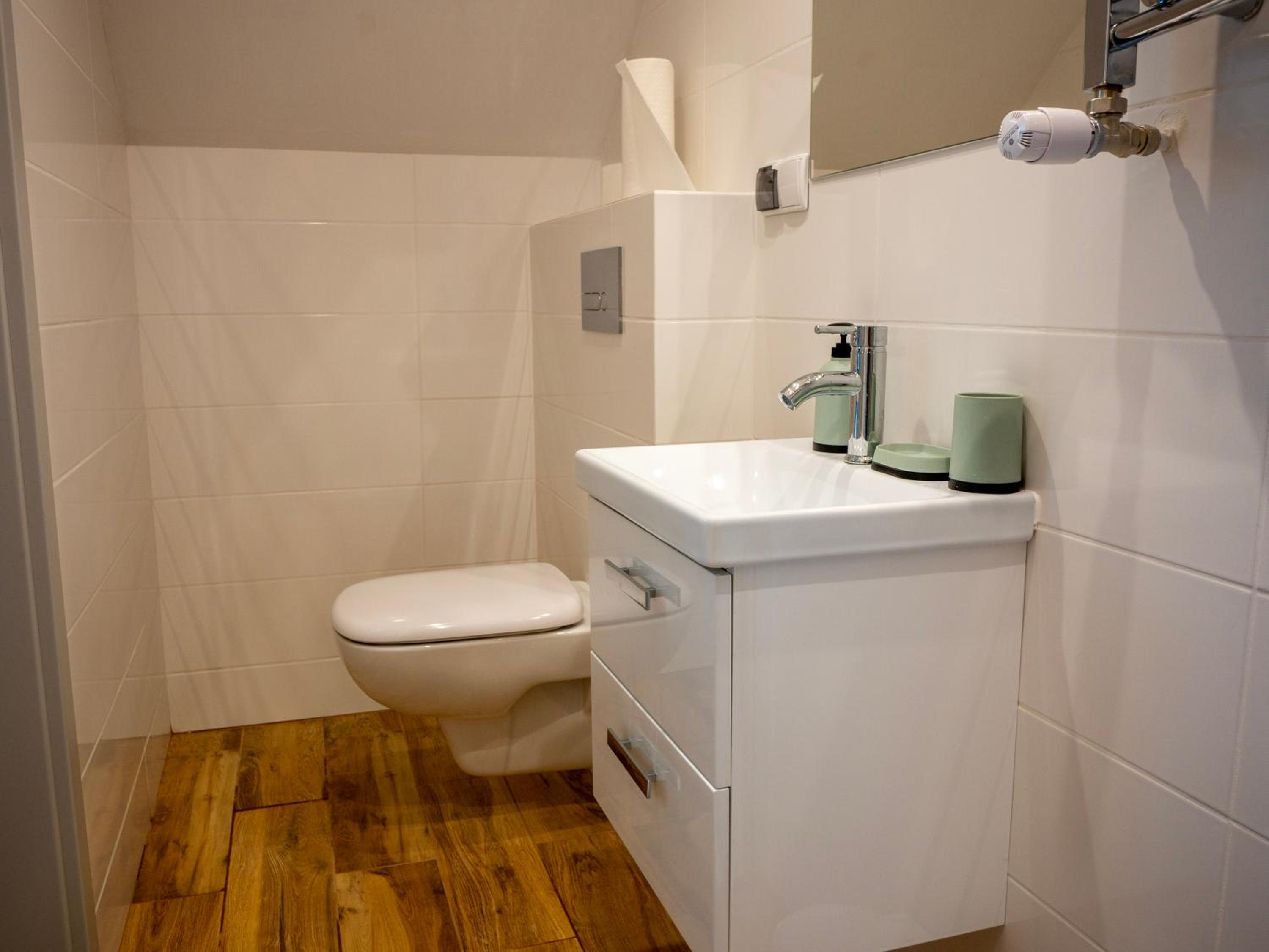 Triple Room with Private Bathroom - Photo 4
