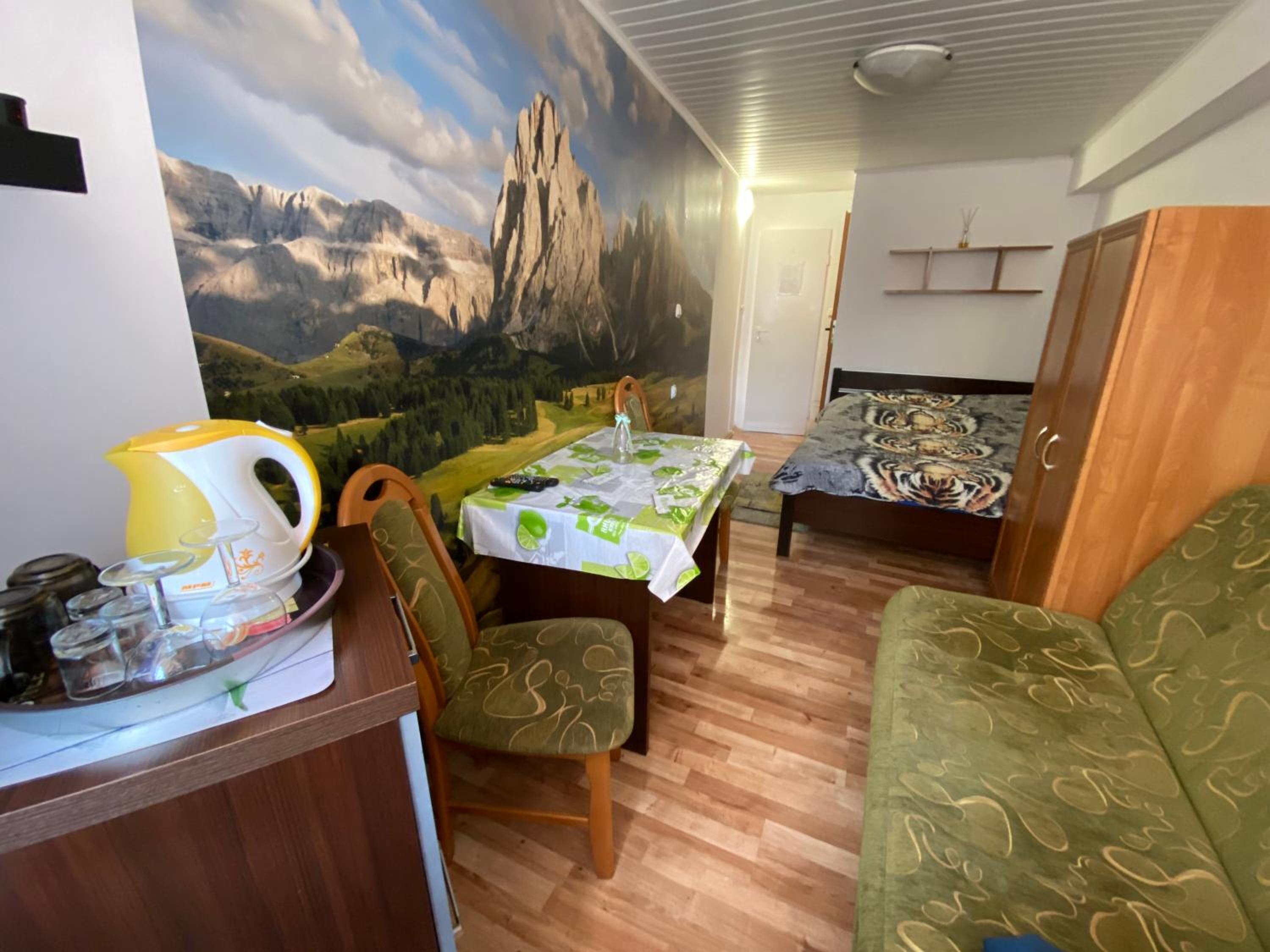 Small Double Room with Private Bathroom photo 1