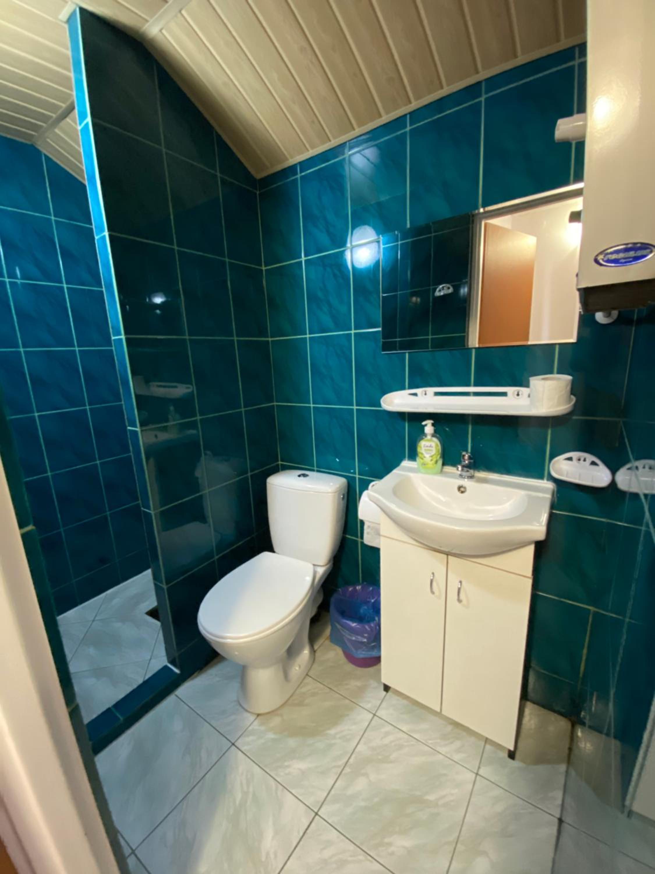 Small Double Room with Private Bathroom photo 2