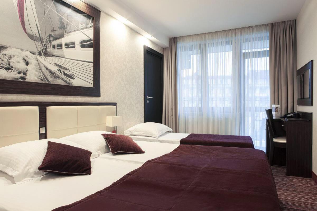 Double Room - Photo 6