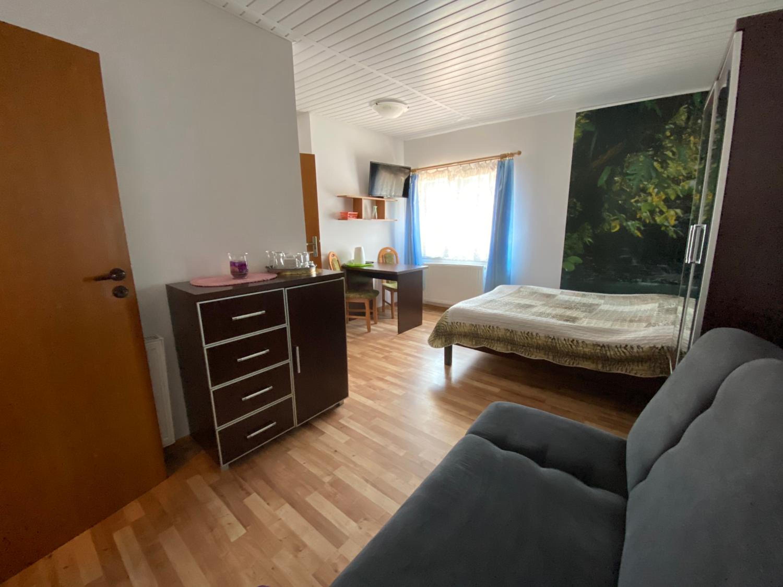 Triple Room with Bathroom photo 2