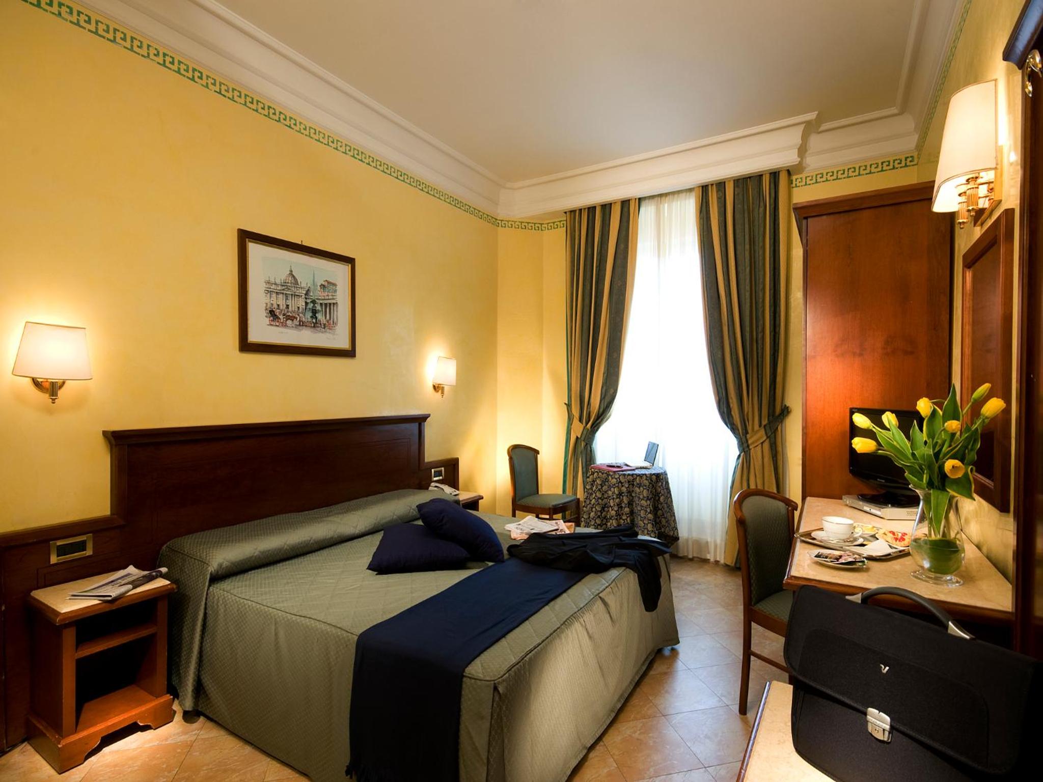 Double or Twin Room photo 3